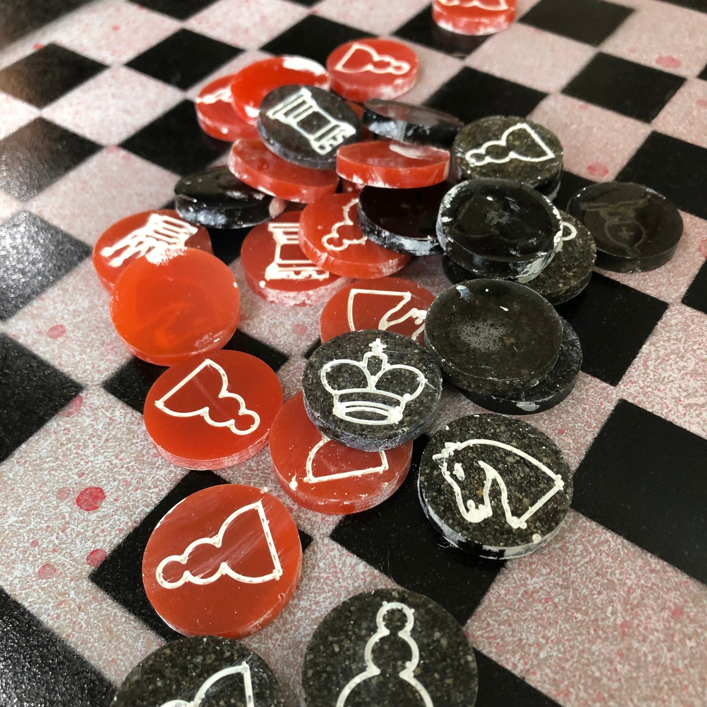 Red & Back - Painted Chess Set