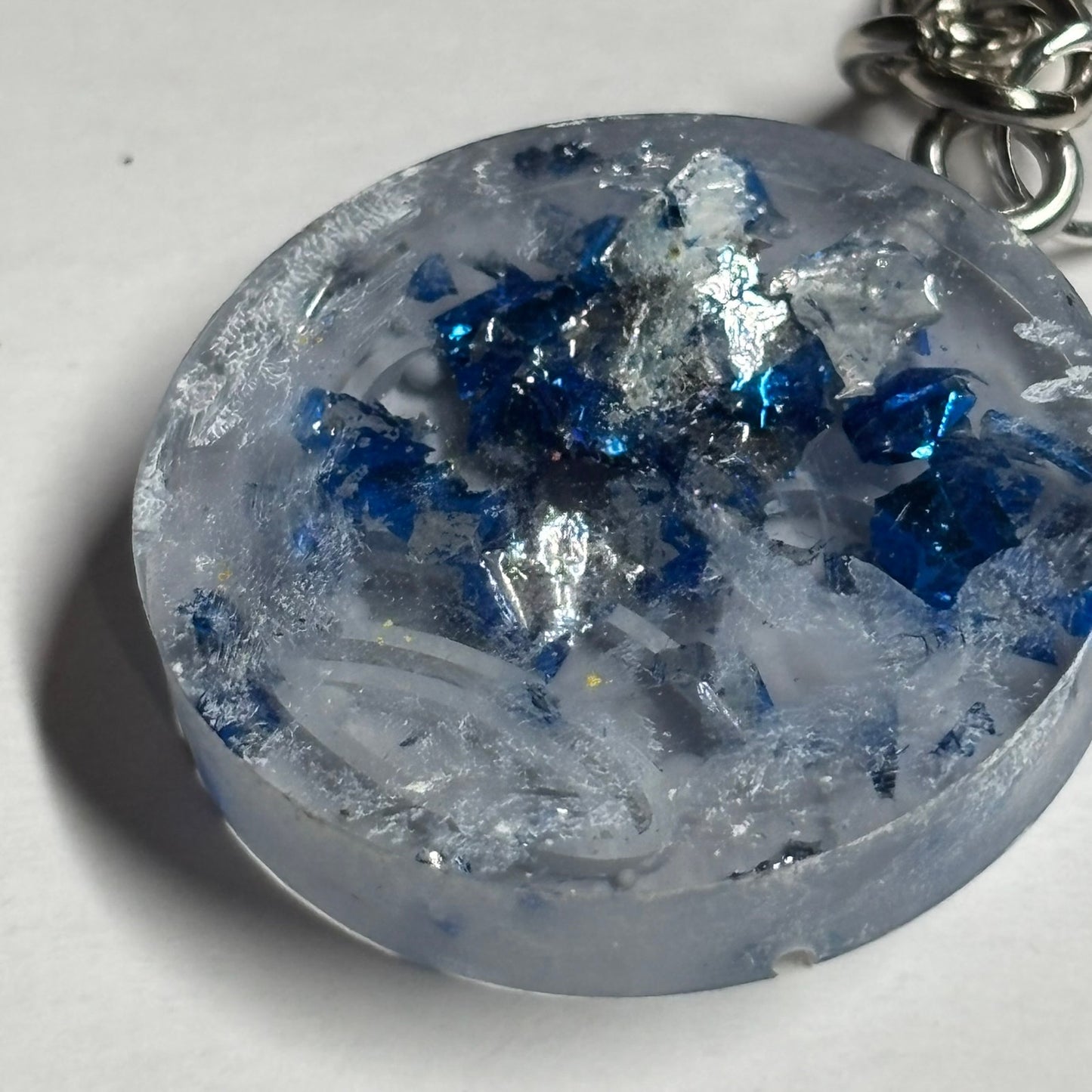 Cowboy Colored Royal King - Handmade Resin Keychain - Flat Edition