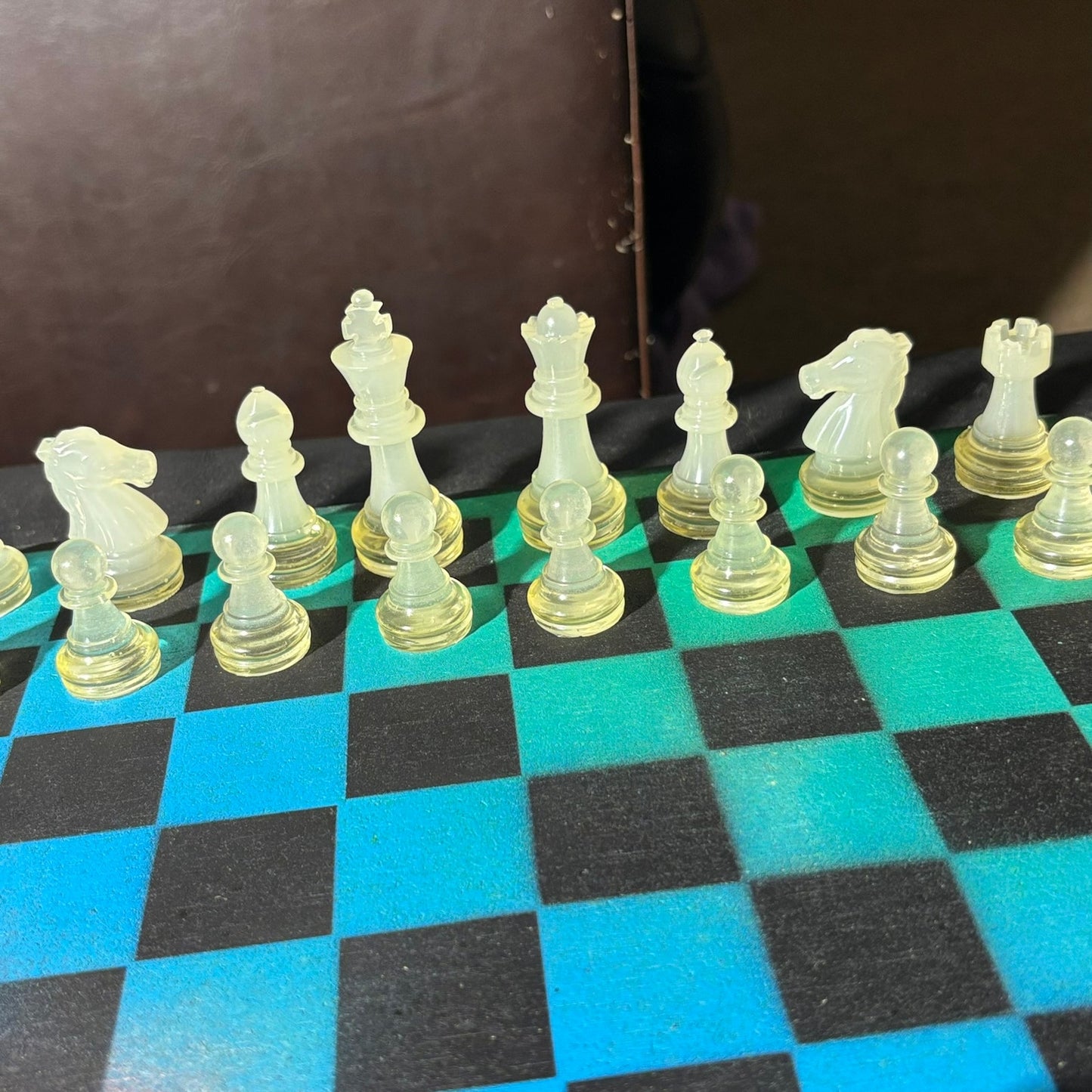 Color Mesh - Painted Chess Set