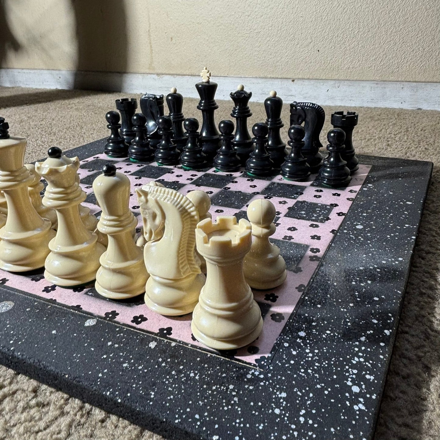 Light Pink Black Mini Flowers - Large Deluxe Chess Set