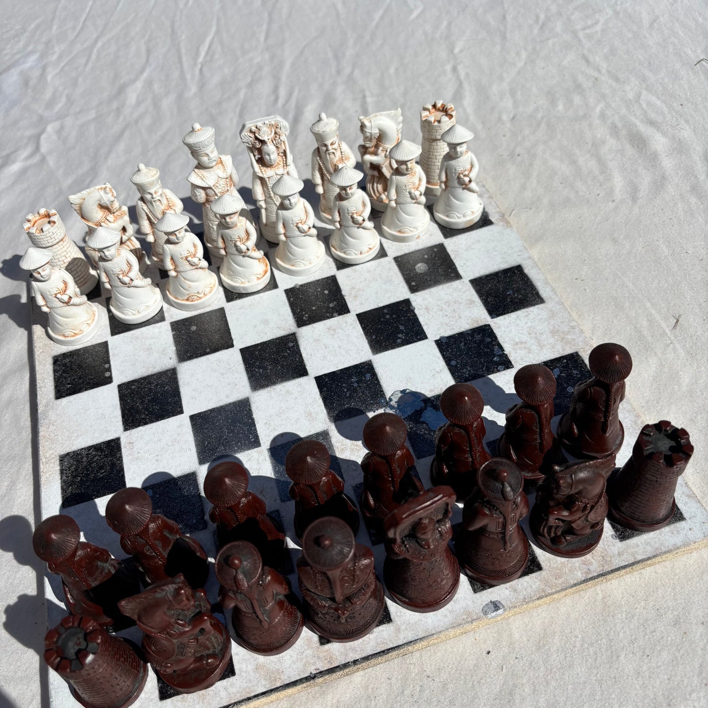 Black & White - Chinese Edition Chess Set