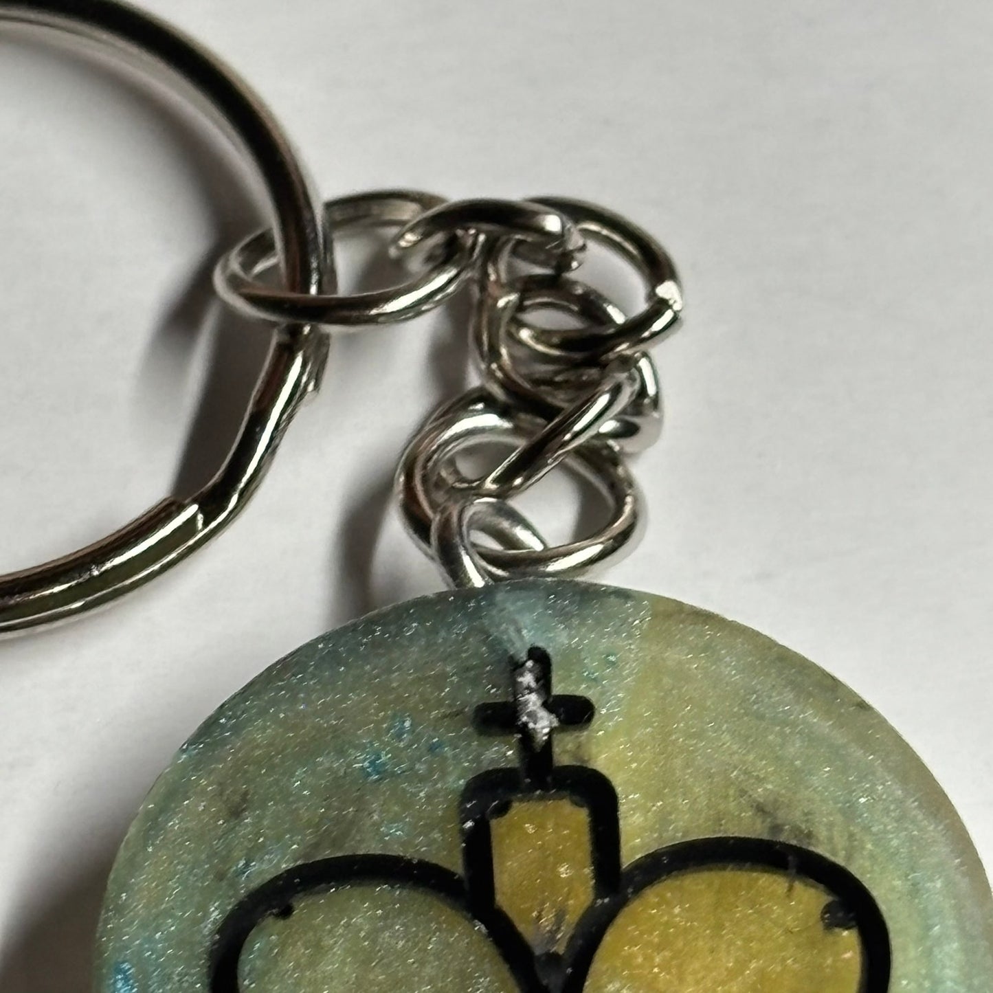 The Green King - Handmade Resin Keychain - Flat Edition
