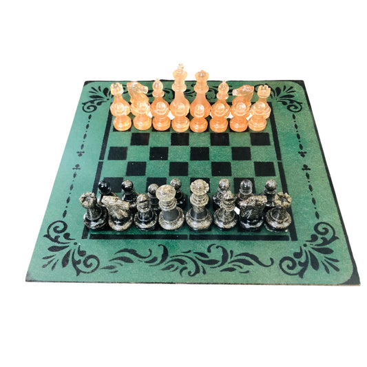 Royal Green - Painted Chess Set