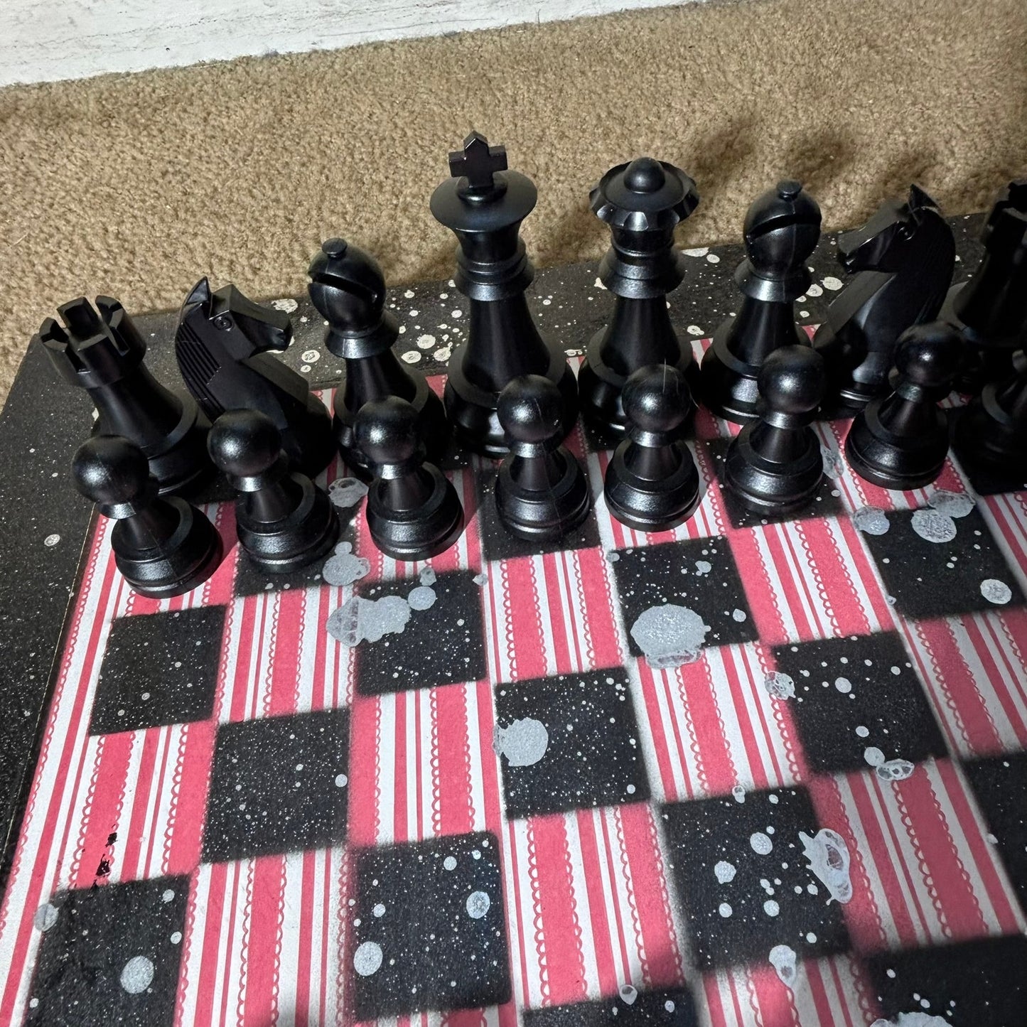 Vintage Red Stripes - Large Deluxe Chess Set
