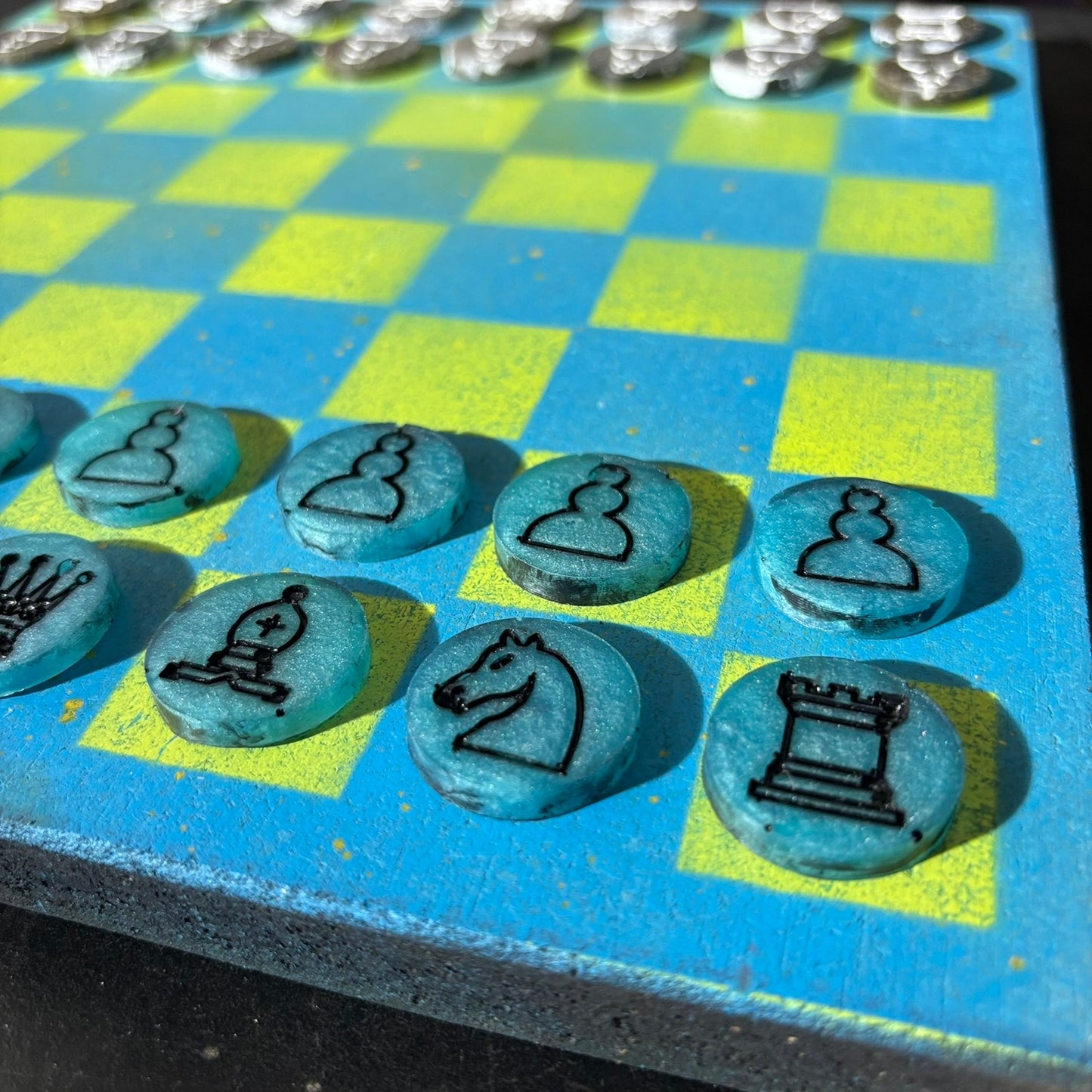Neon Green Sky Blue - Painted Chess Set