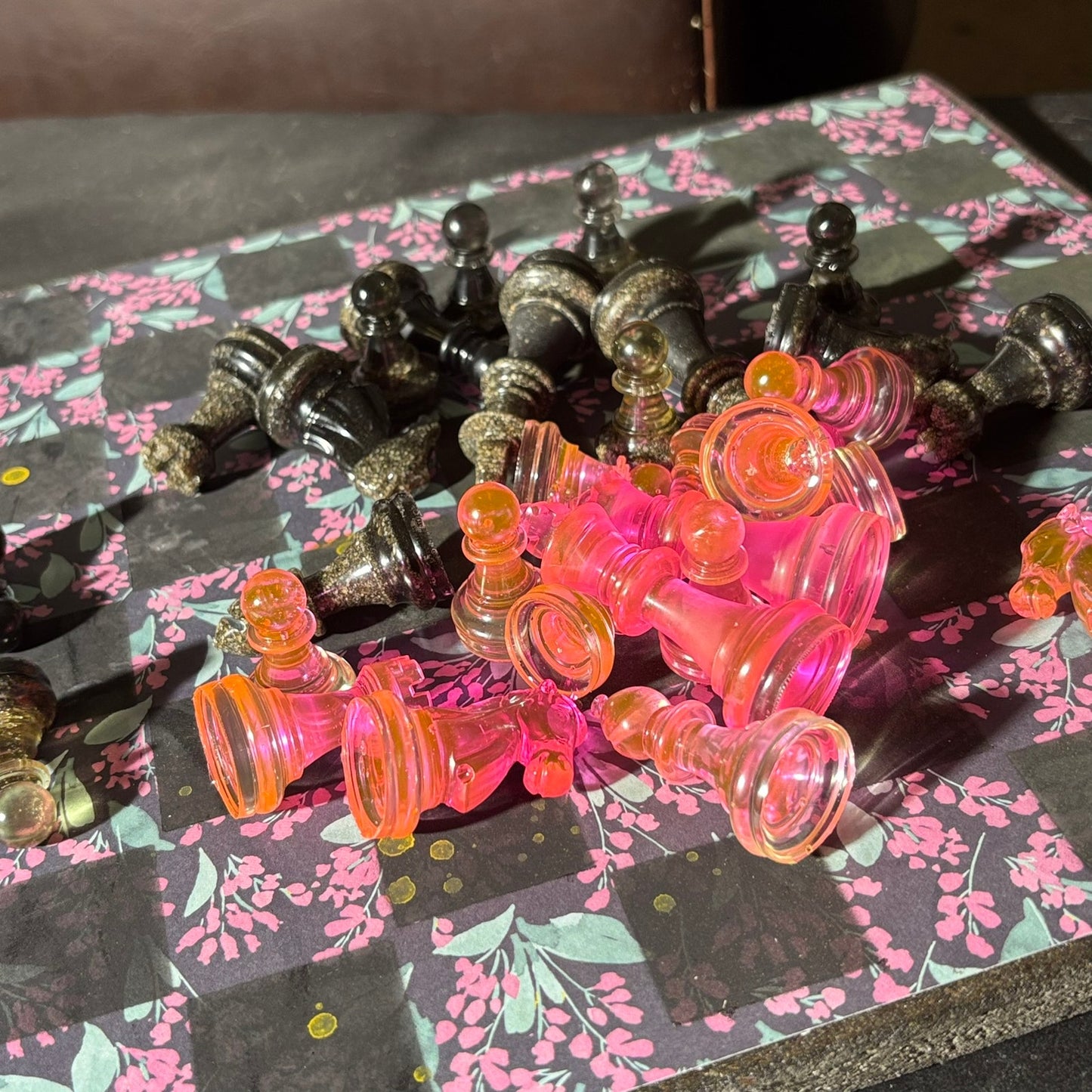 Retro Pink Flowers - Scrapbook Chess Set