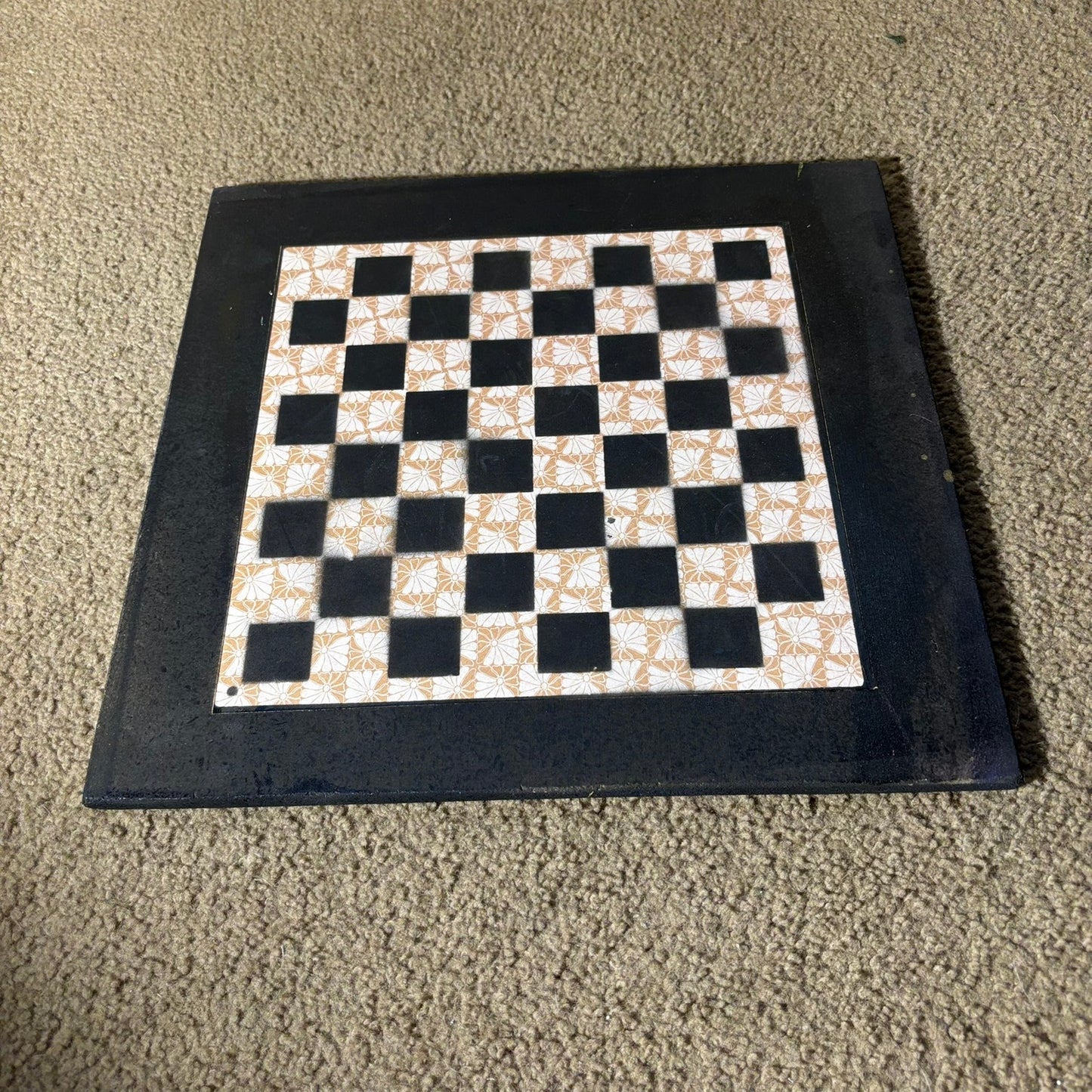 Golden Pattern - Large Deluxe Chess Set