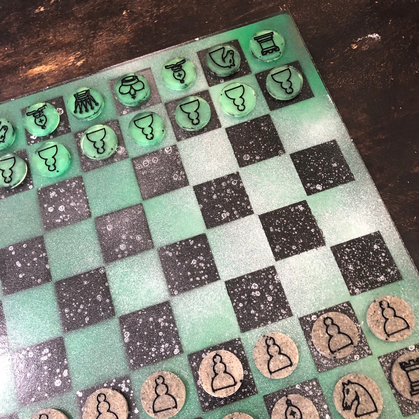 Snow Green - Painted Chess Set