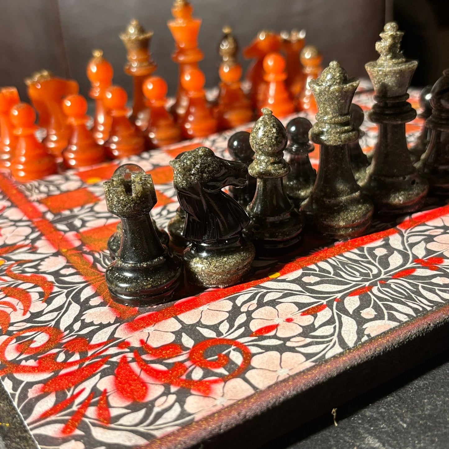 Supreme Royal Red - Scrapbook Chess Set