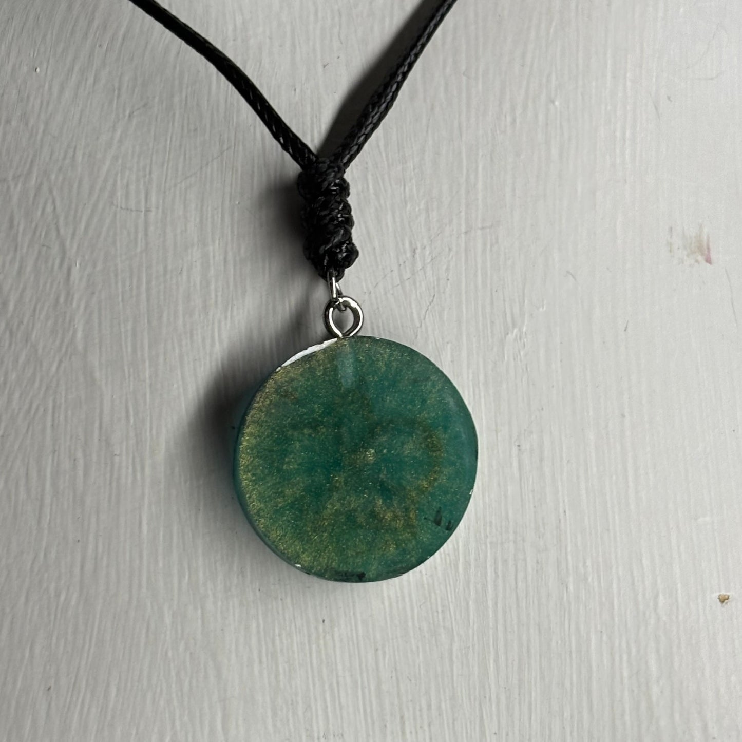 Nature Green King - Handmade Resin Chess Necklace