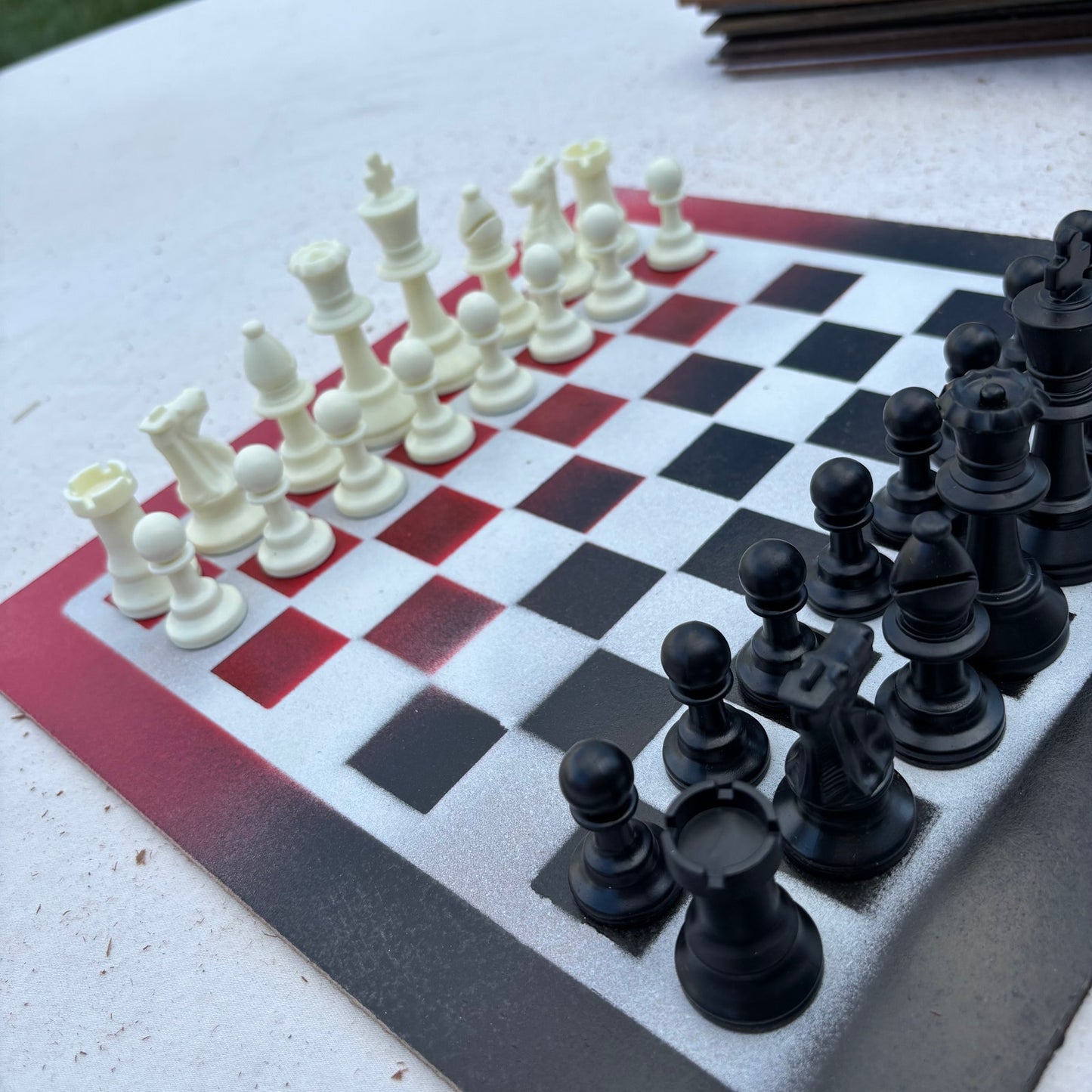 Speed Black & Red - Painted Chess Set
