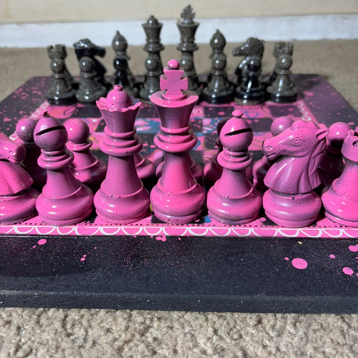 Butterfly Pink - Large Deluxe Chess Set