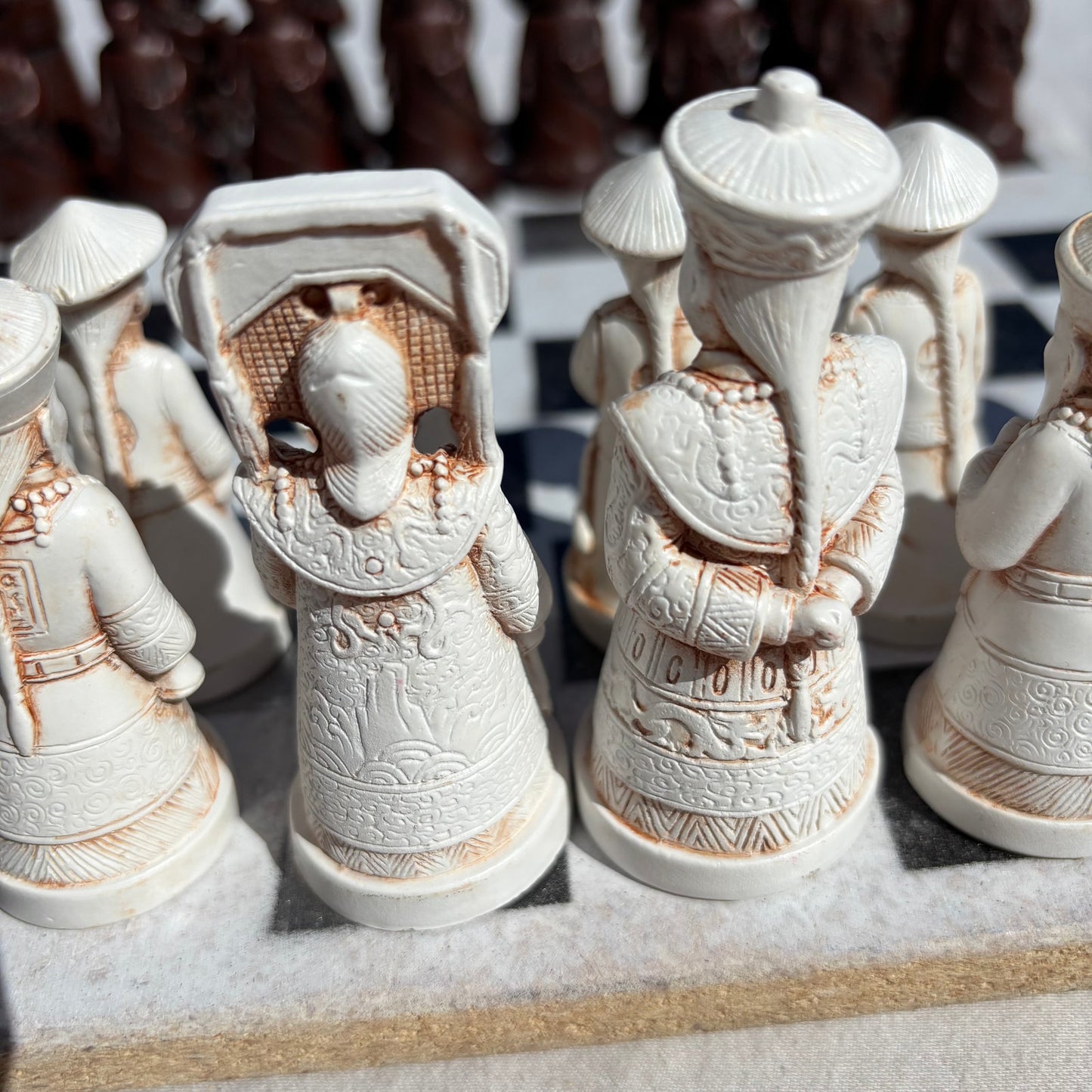 Black & White - Chinese Edition Chess Set