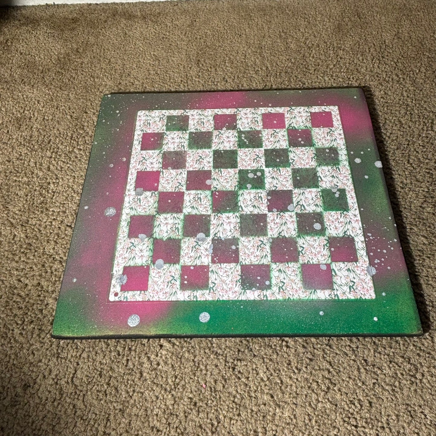 Green Pink Mesh - Large Deluxe Chess Set