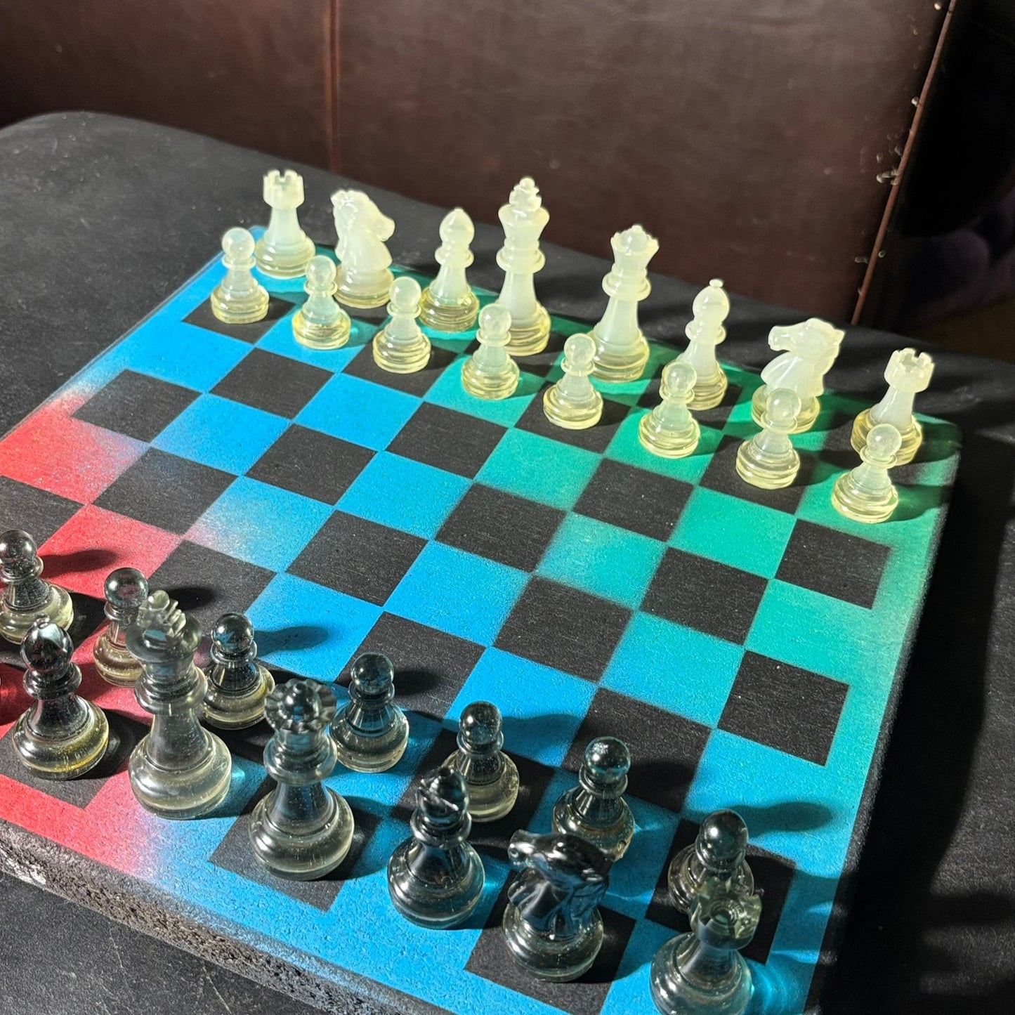Color Mesh - Painted Chess Set
