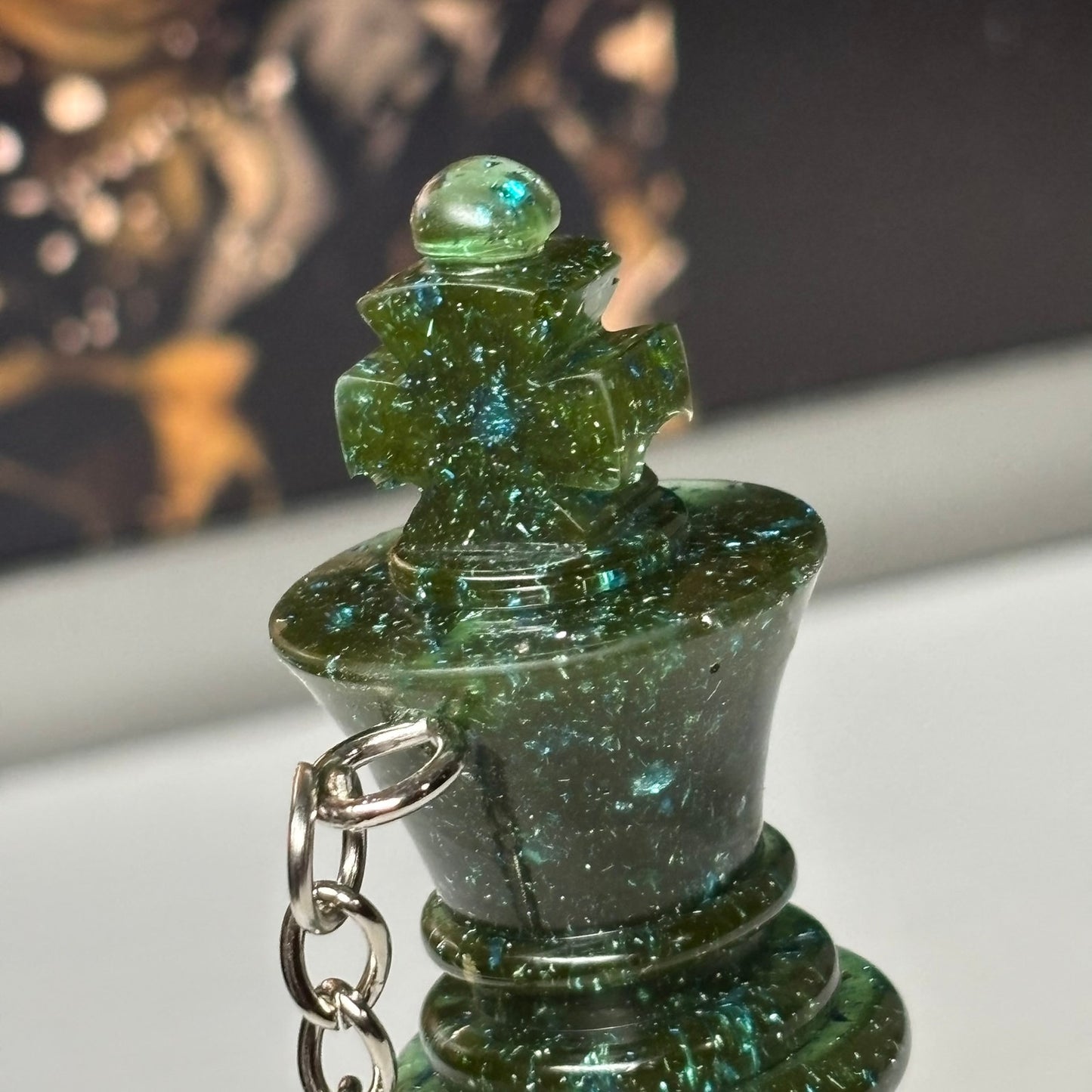 Forest Green King - Handmade Resin Keychain - Large Edition