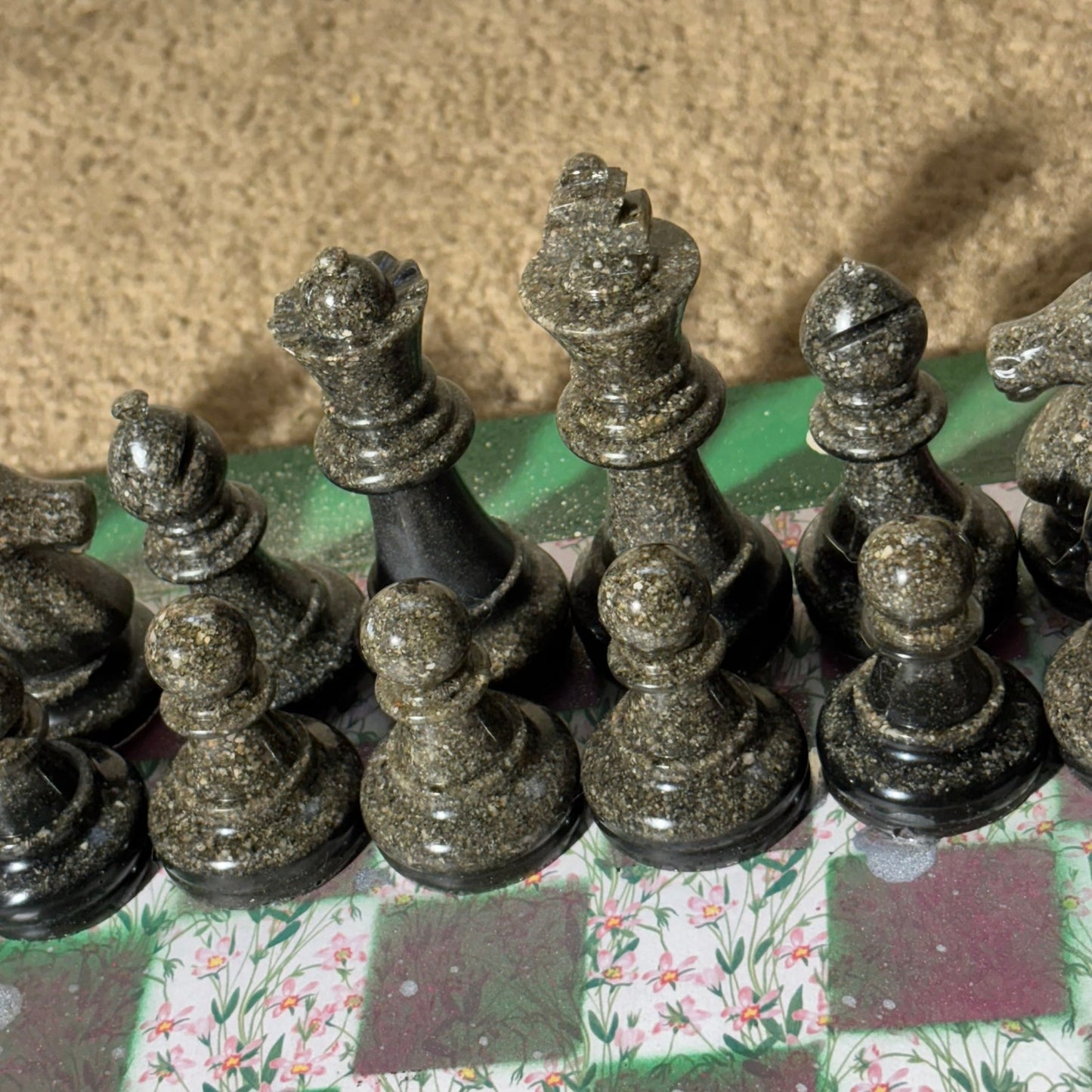 Green Pink Mesh - Large Deluxe Chess Set