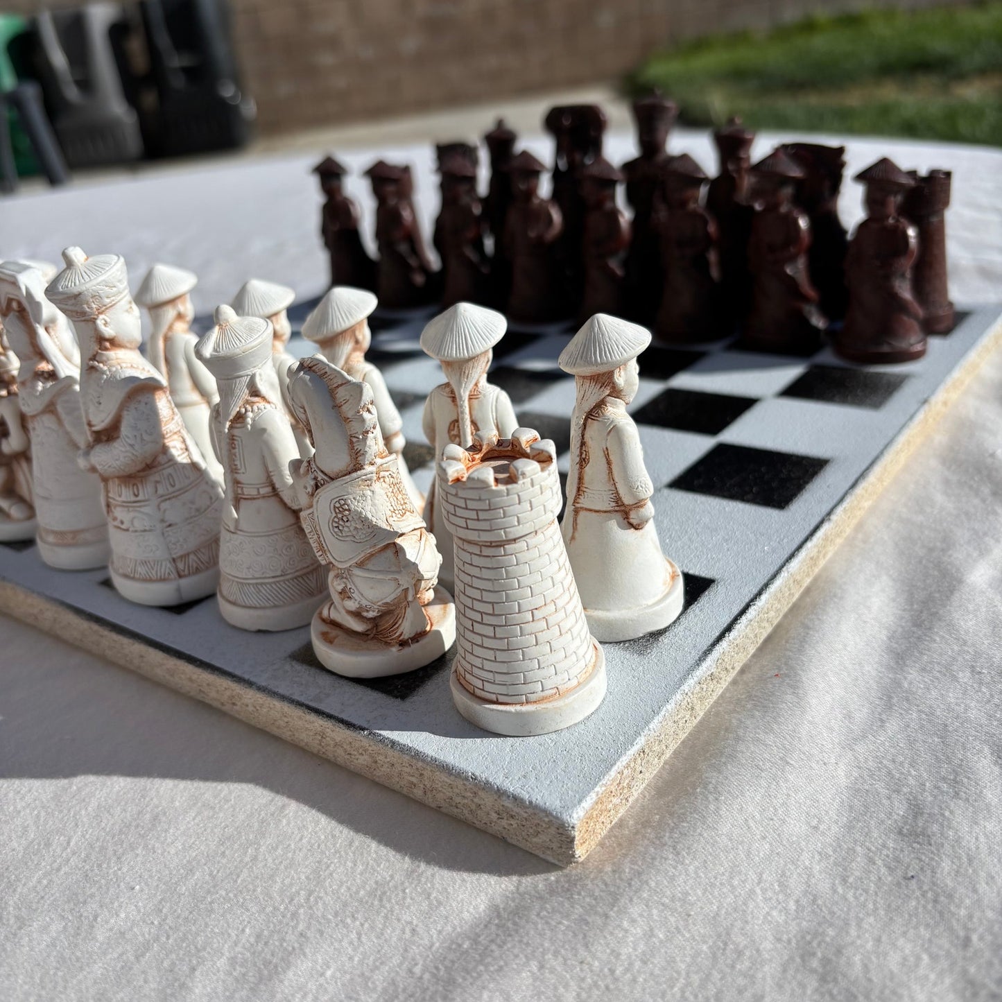 White & Black Gold Hue - Chinese Edition Chess Set