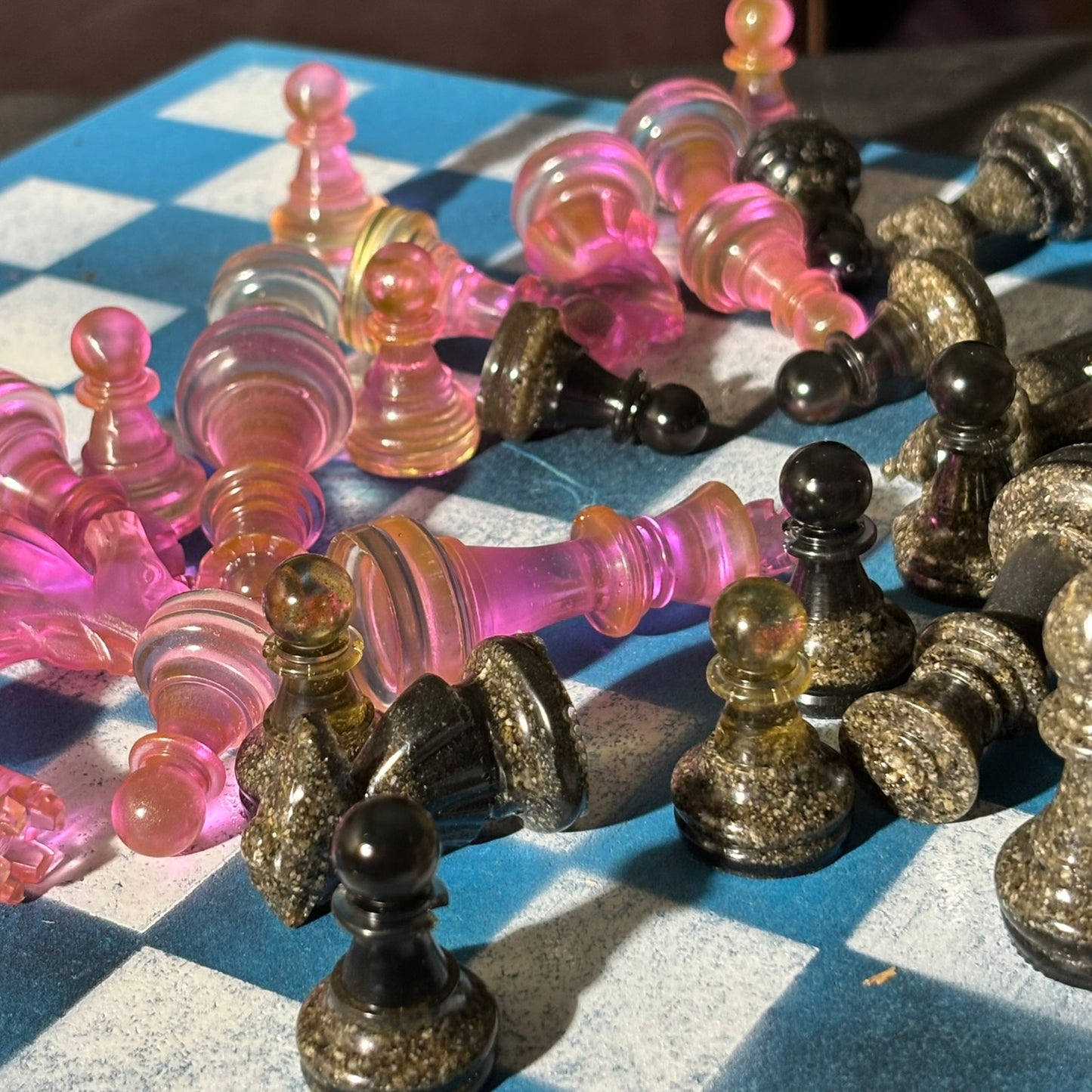Blue & Pink Mesh - Painted Chess Set