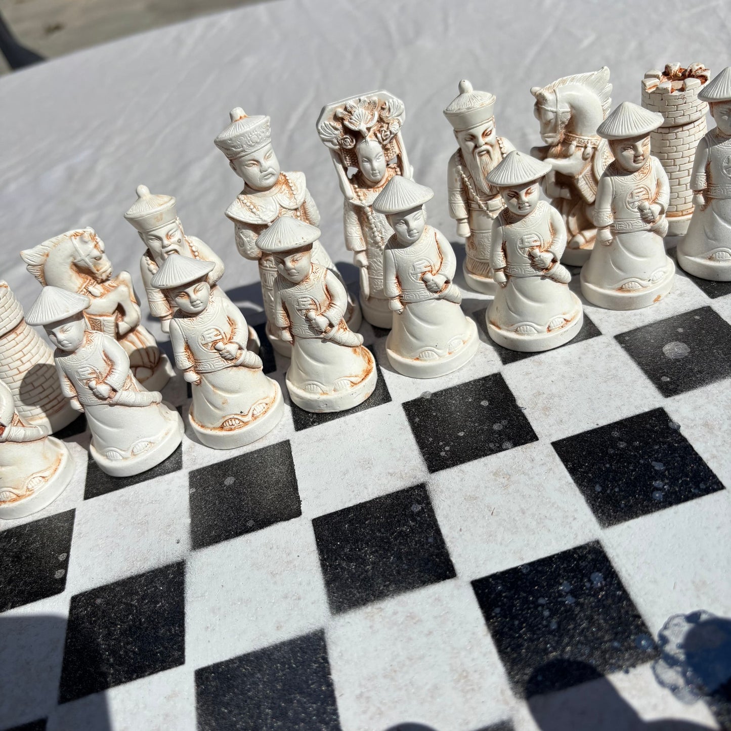 Black & White - Chinese Edition Chess Set