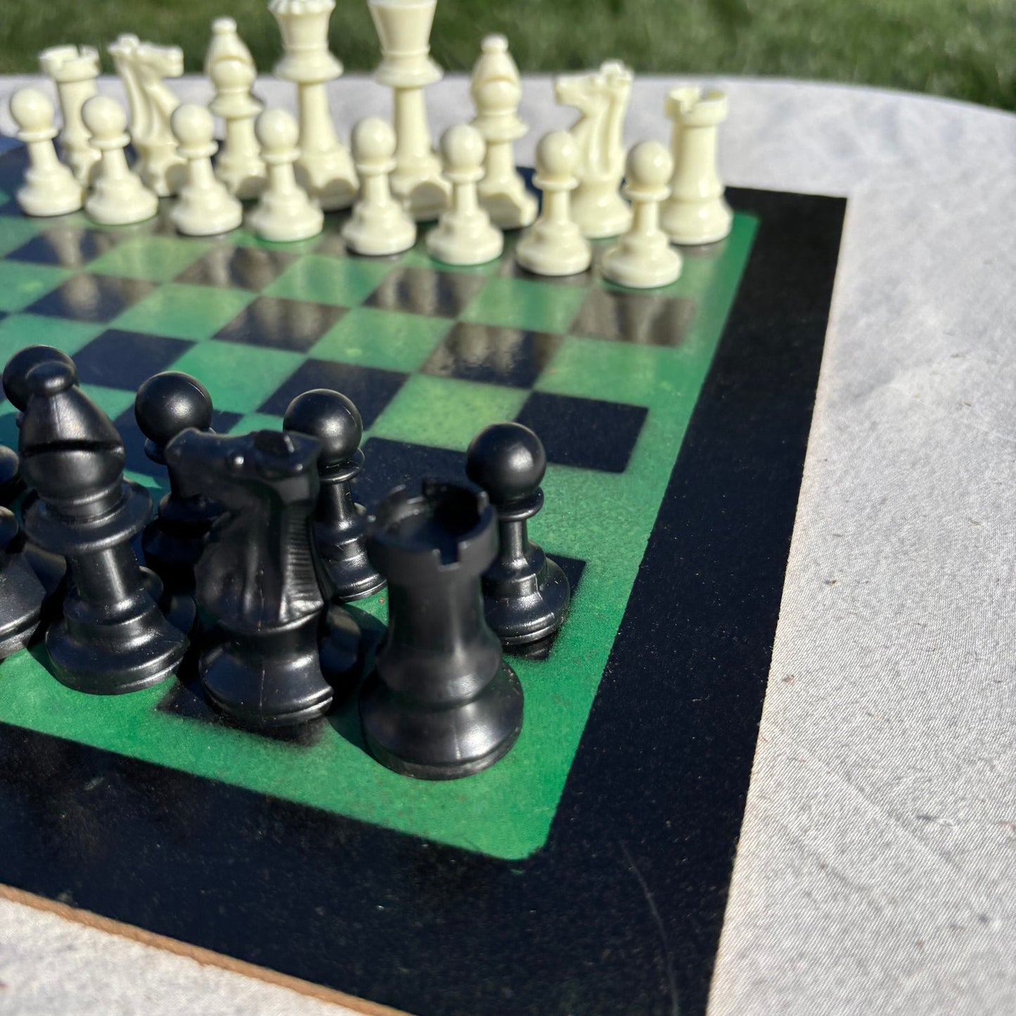 Green & Black - Painted Chess Set