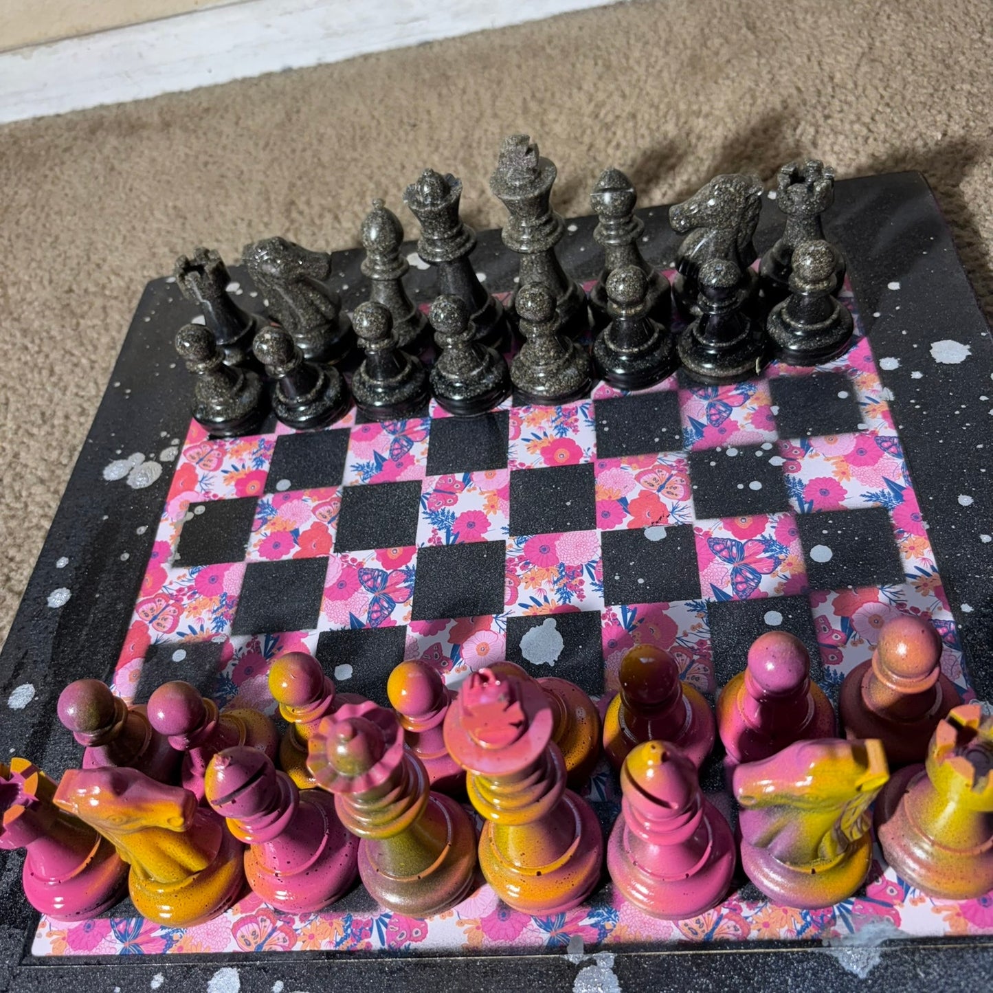 Sunset Flowered Pink - Large Deluxe Chess Set