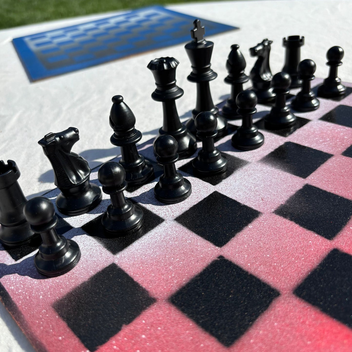Snow Red - Painted Chess Set