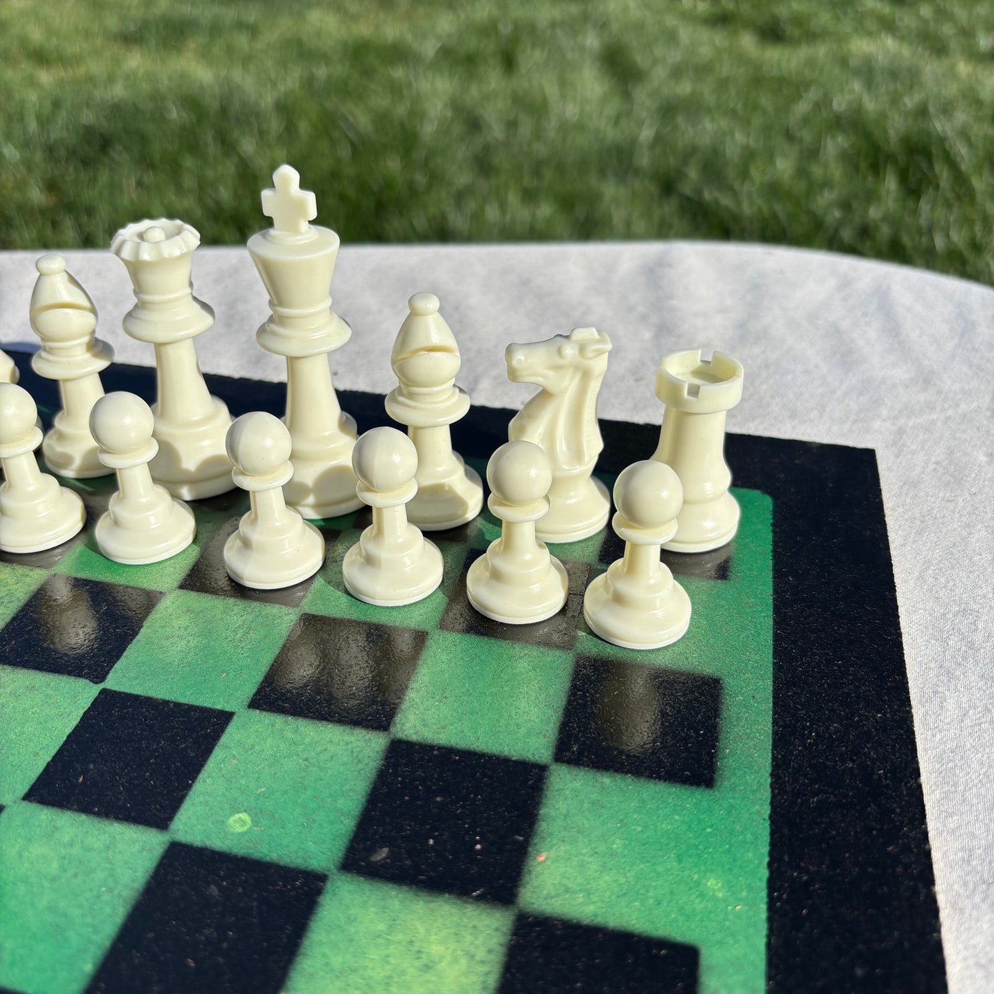 Green & Black - Painted Chess Set