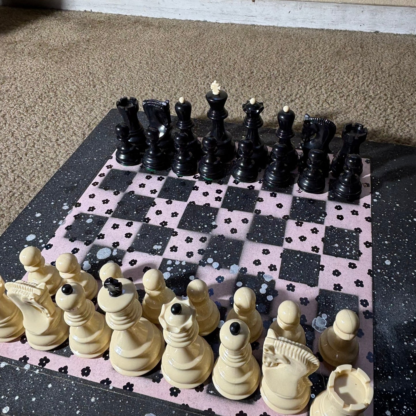 Light Pink Black Mini Flowers - Large Deluxe Chess Set