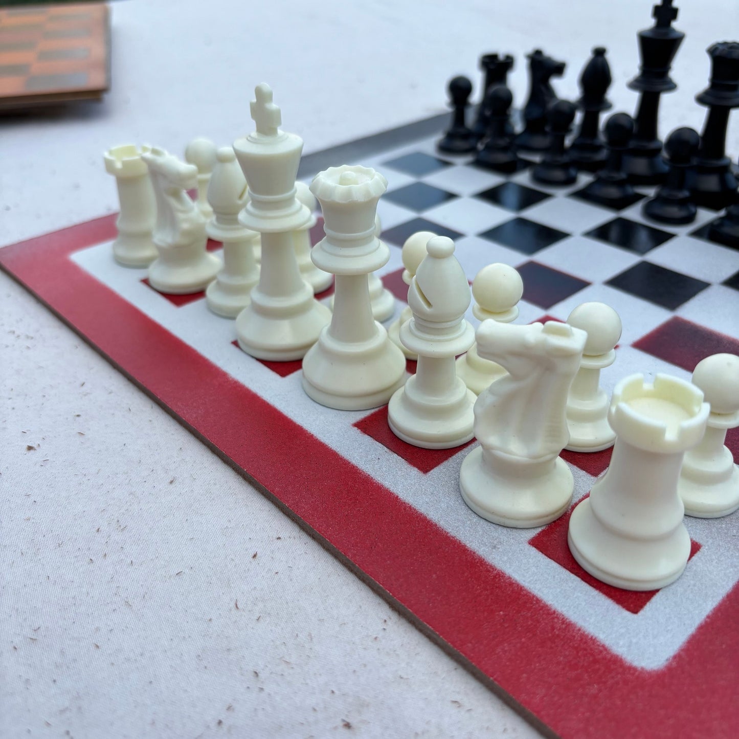 Speed Black & Red - Painted Chess Set