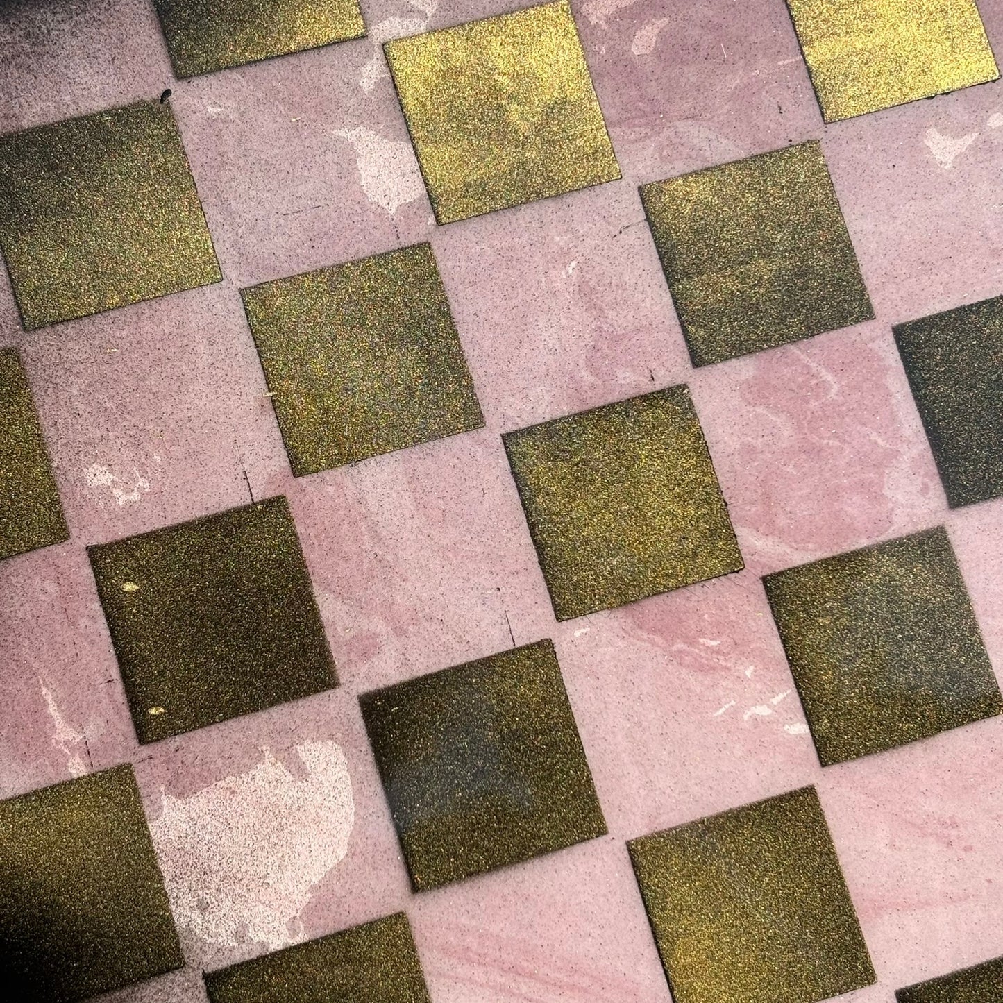 Pink Gold Mesh - Resin Coated Chess Board
