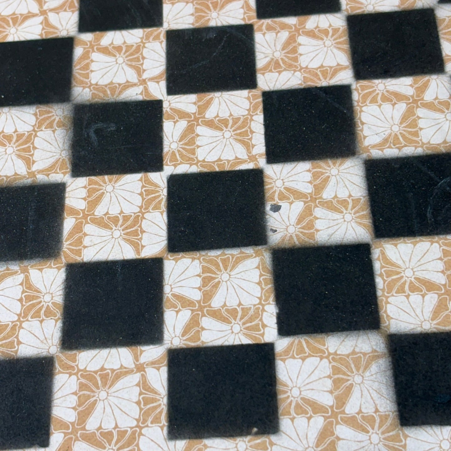 Golden Pattern - Large Deluxe Chess Set