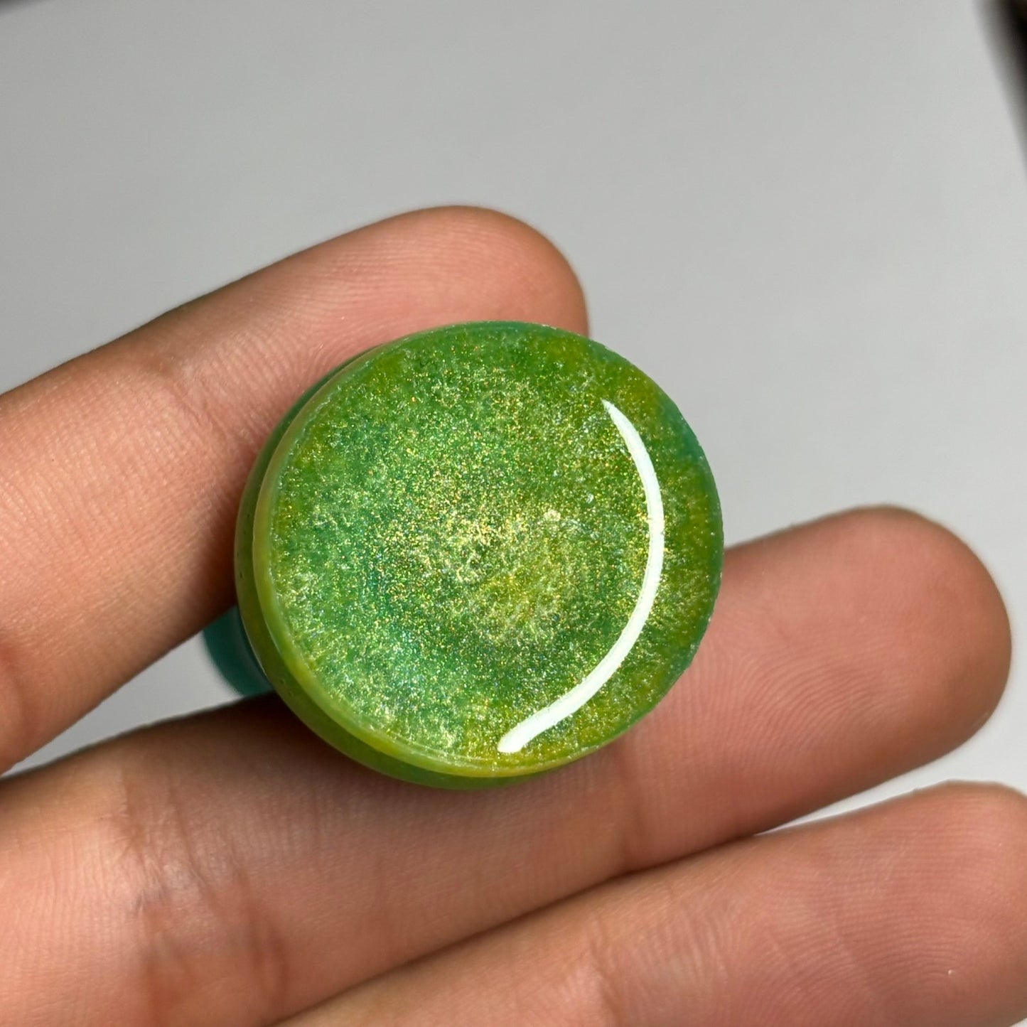 Green Mesh King - Handmade Resin Keychain