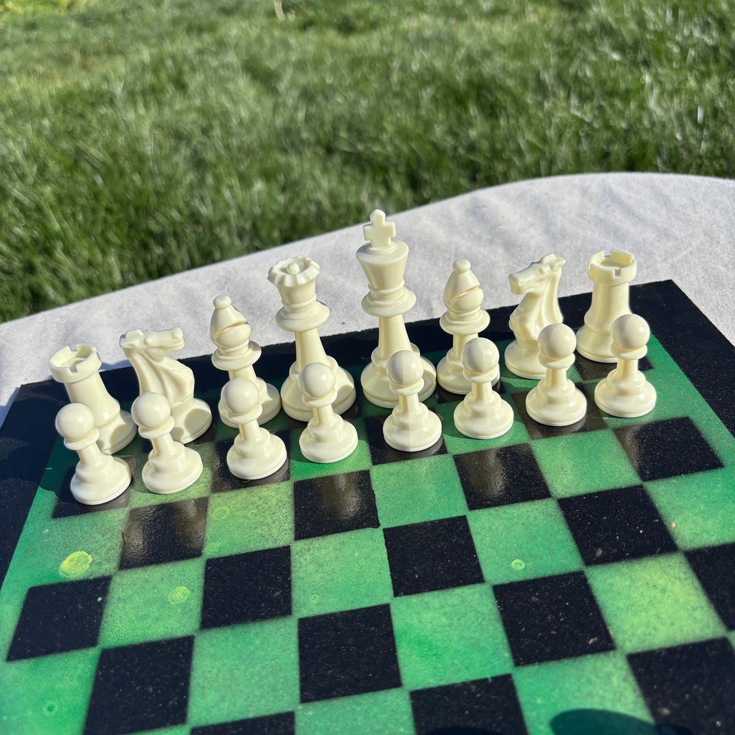 Green & Black - Painted Chess Set