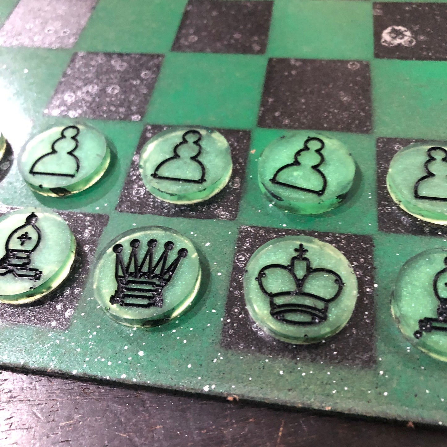 Splendid Green & Black - Painted Chess Set