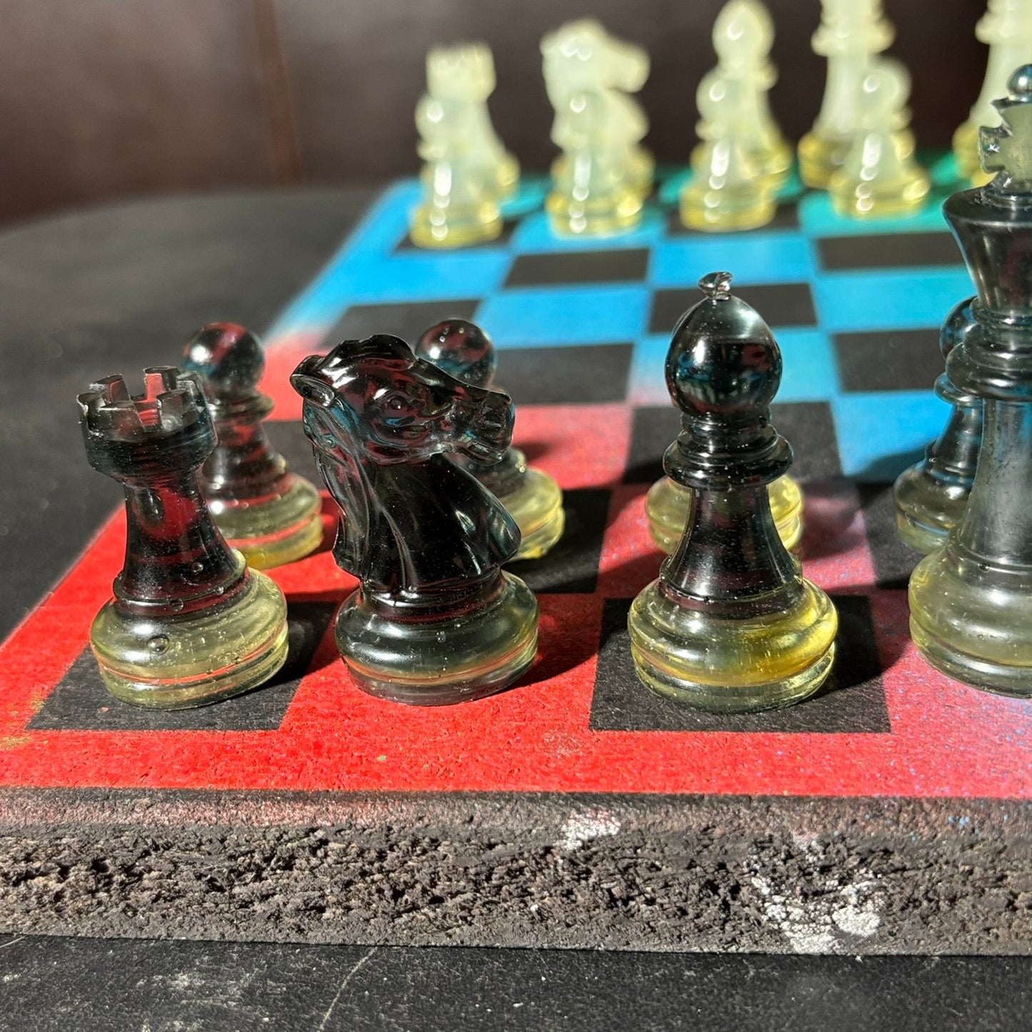 Color Mesh - Painted Chess Set
