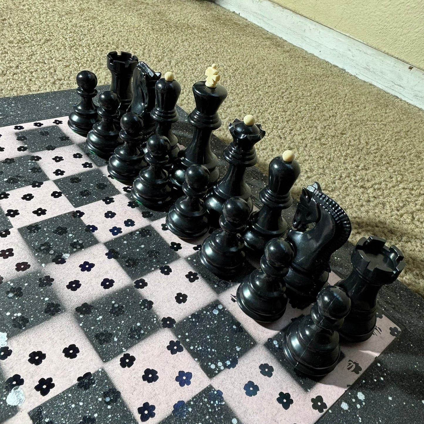 Light Pink Black Mini Flowers - Large Deluxe Chess Set