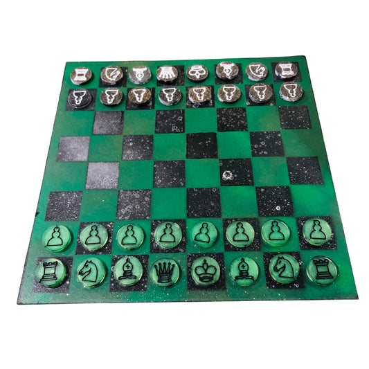 Splendid Green & Black - Painted Chess Set