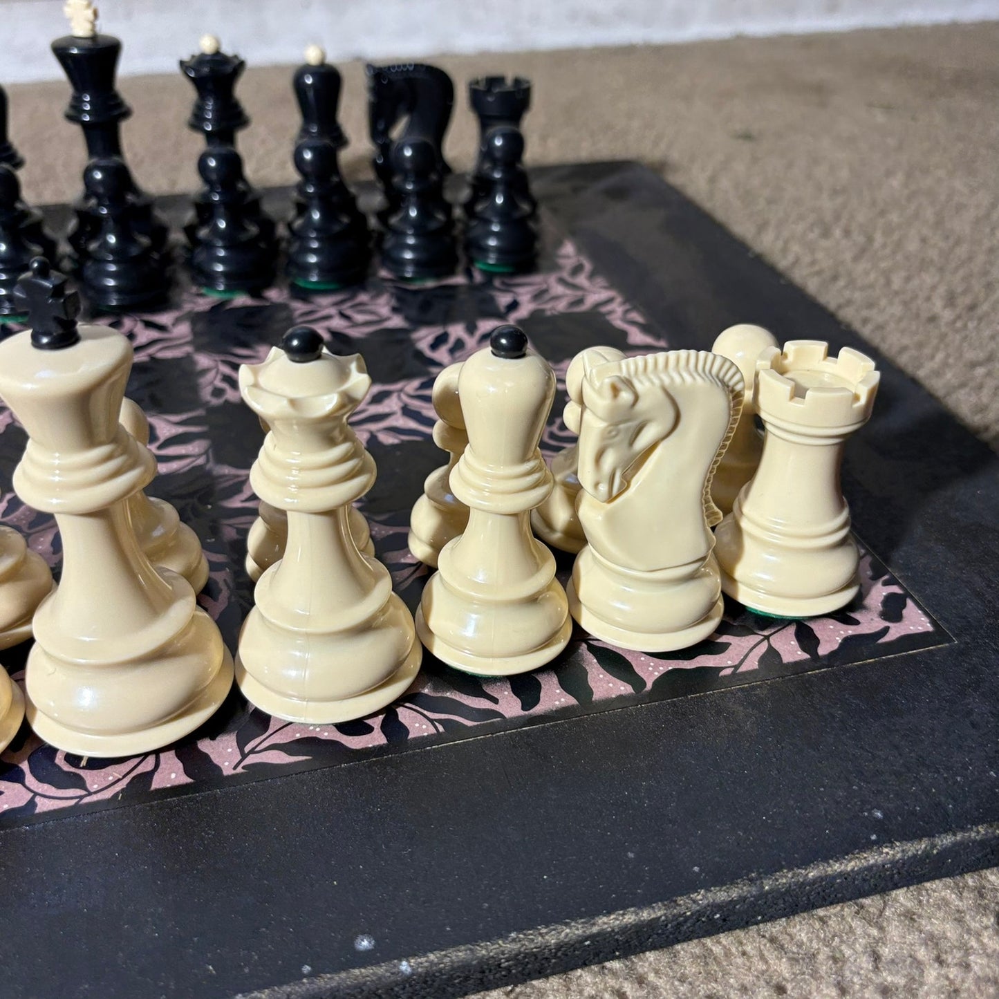 Mystic Leaves - Large Deluxe Chess Set