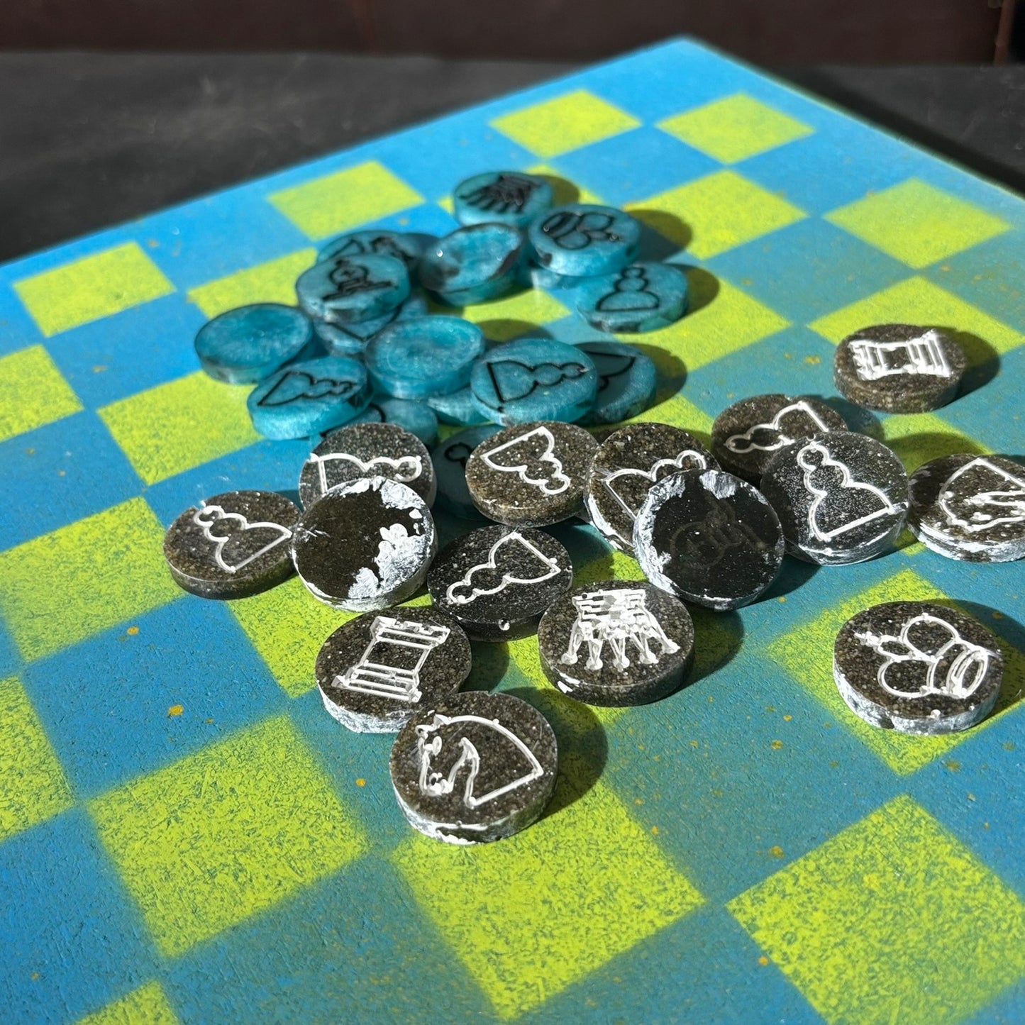 Neon Green Sky Blue - Painted Chess Set
