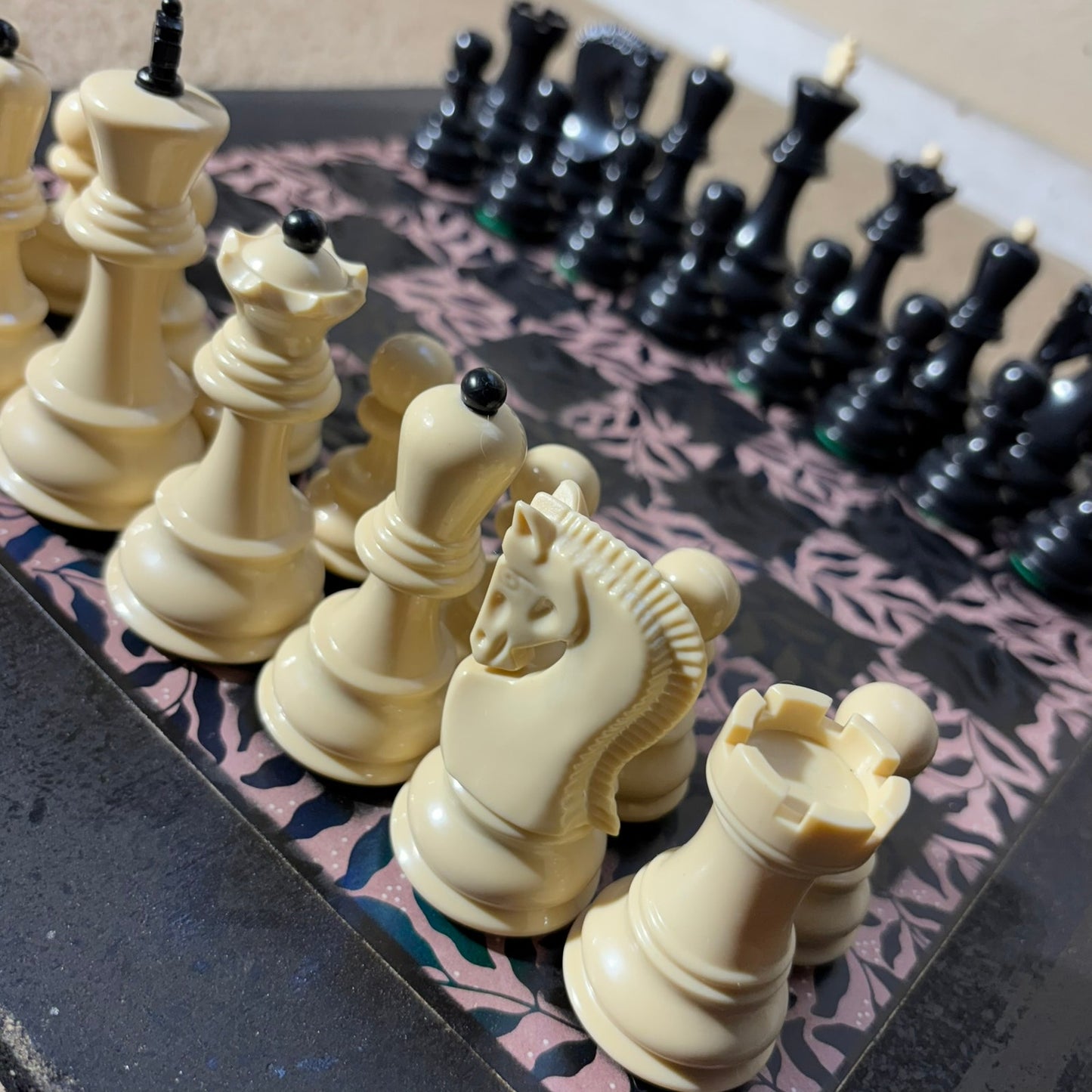 Mystic Leaves - Large Deluxe Chess Set