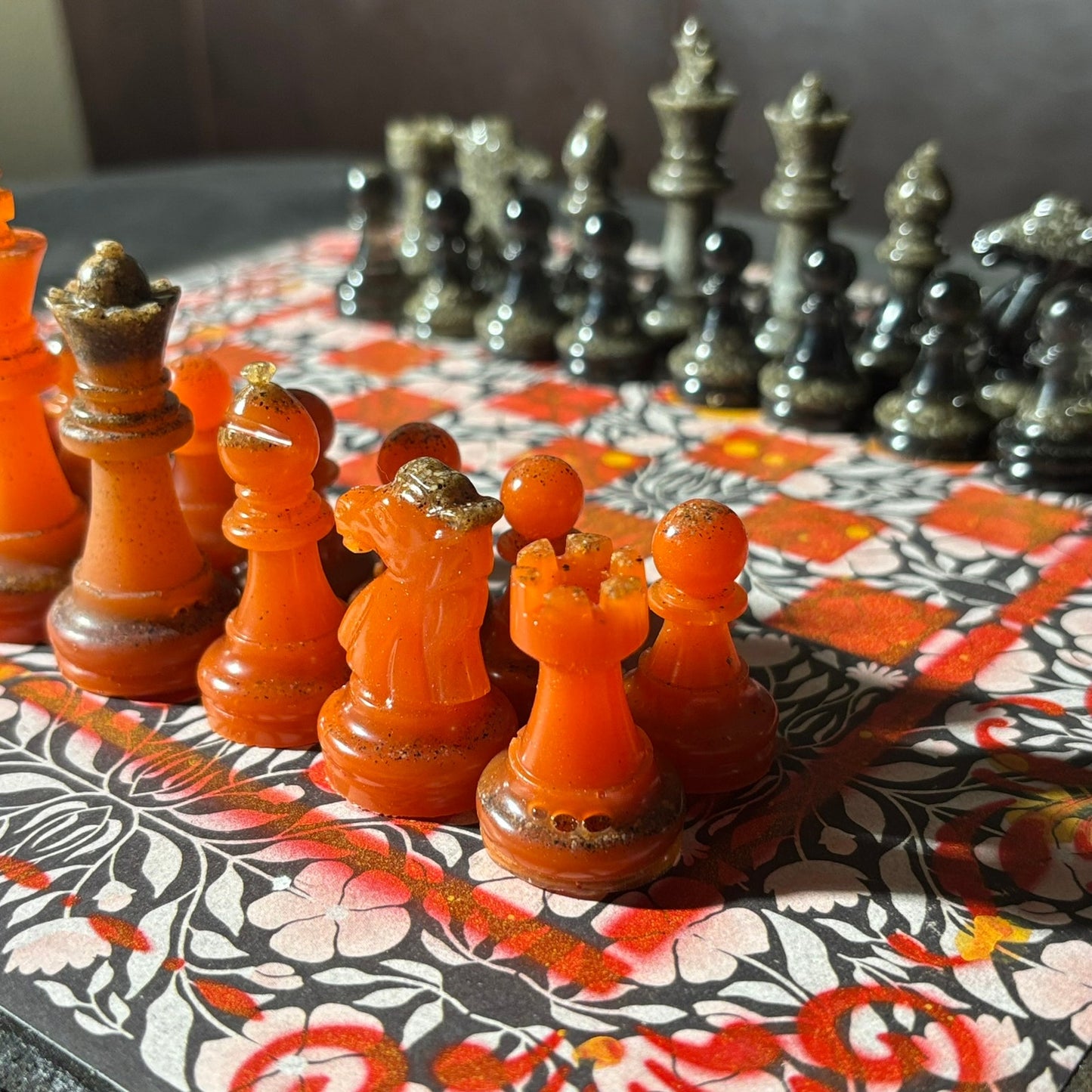 Supreme Royal Red - Scrapbook Chess Set