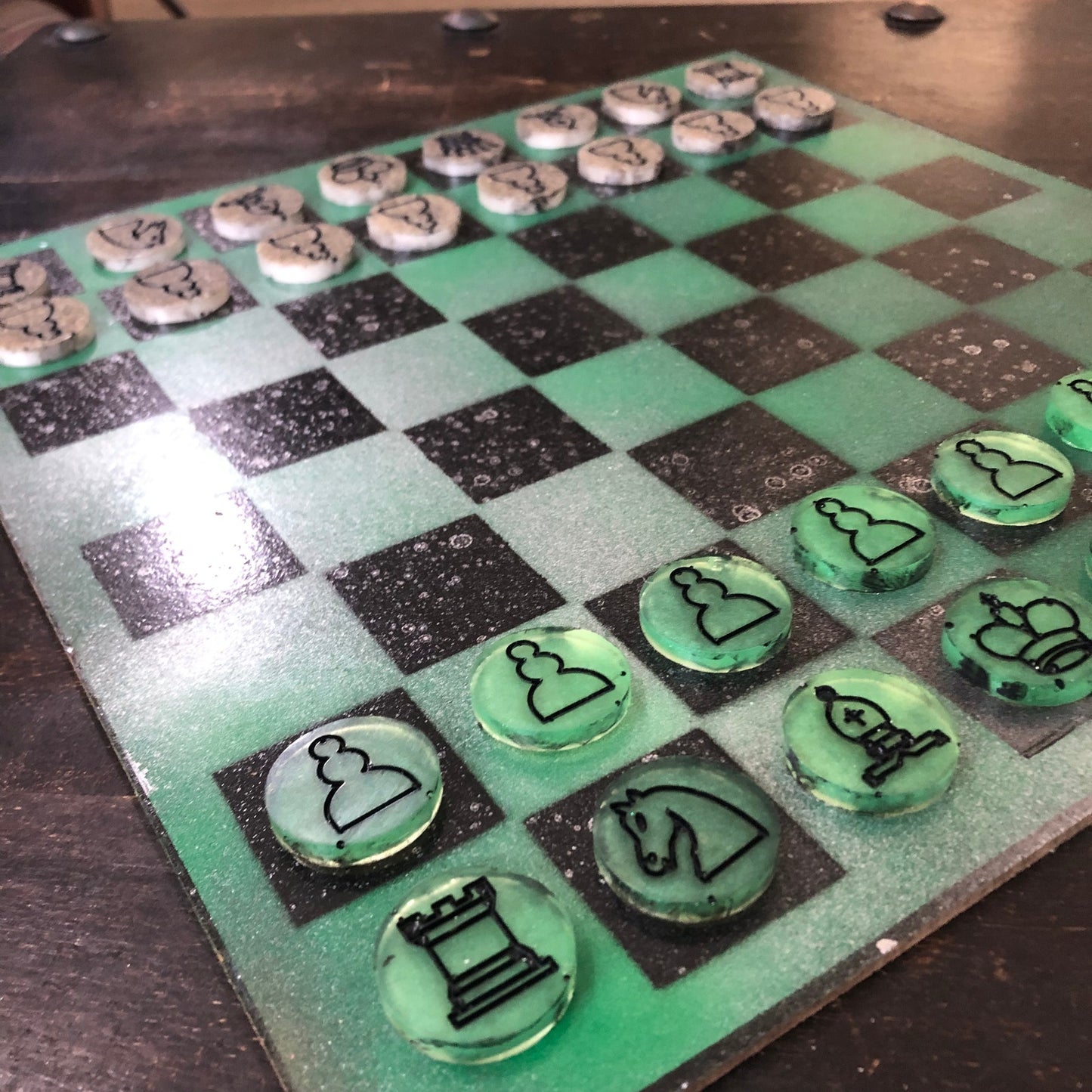Snow Green - Painted Chess Set