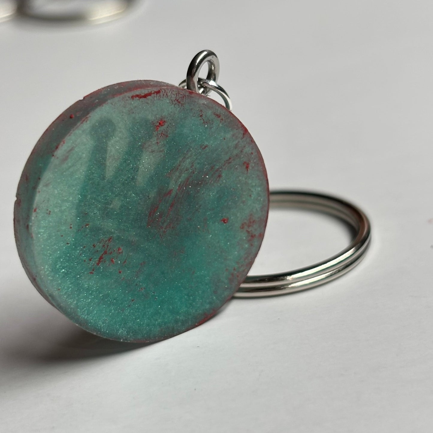 Green red Queen - Handmade Resin Keychain