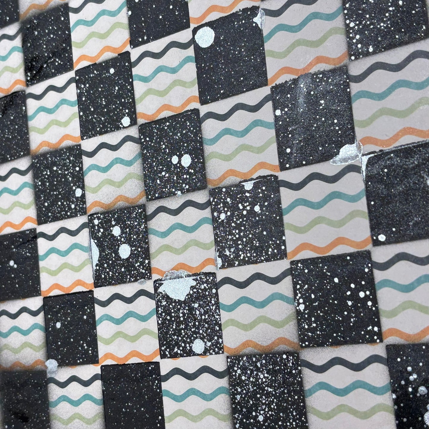 Wiggled Lined Chrome Drip - Large Scrapbook Chess Board