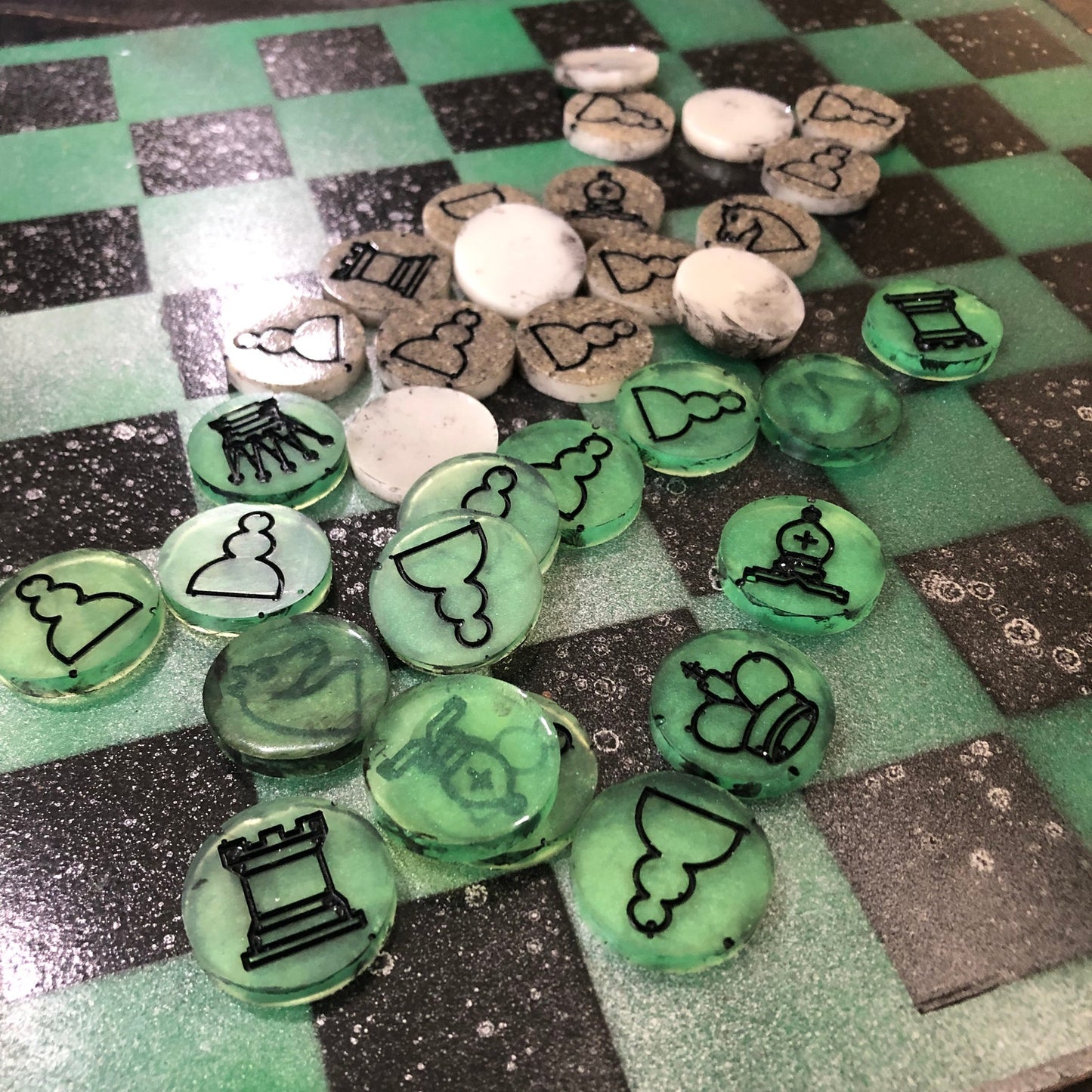 Snow Green - Painted Chess Set