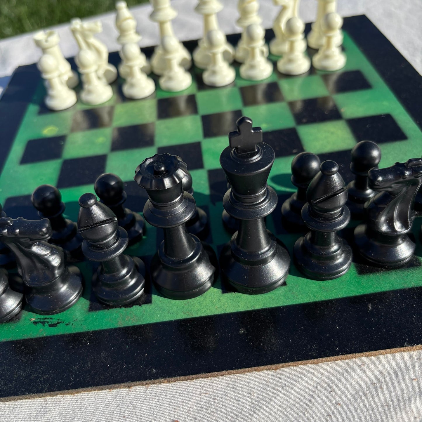Green & Black - Painted Chess Set