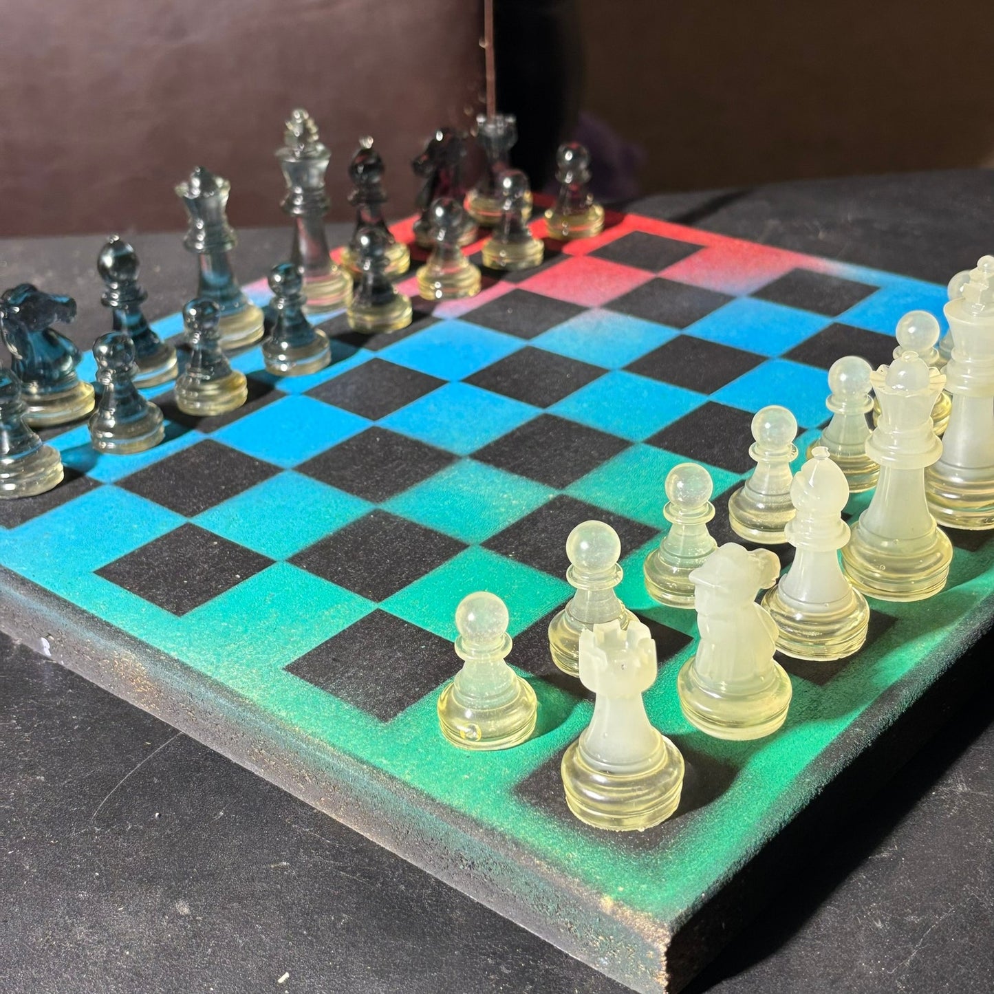 Color Mesh - Painted Chess Set