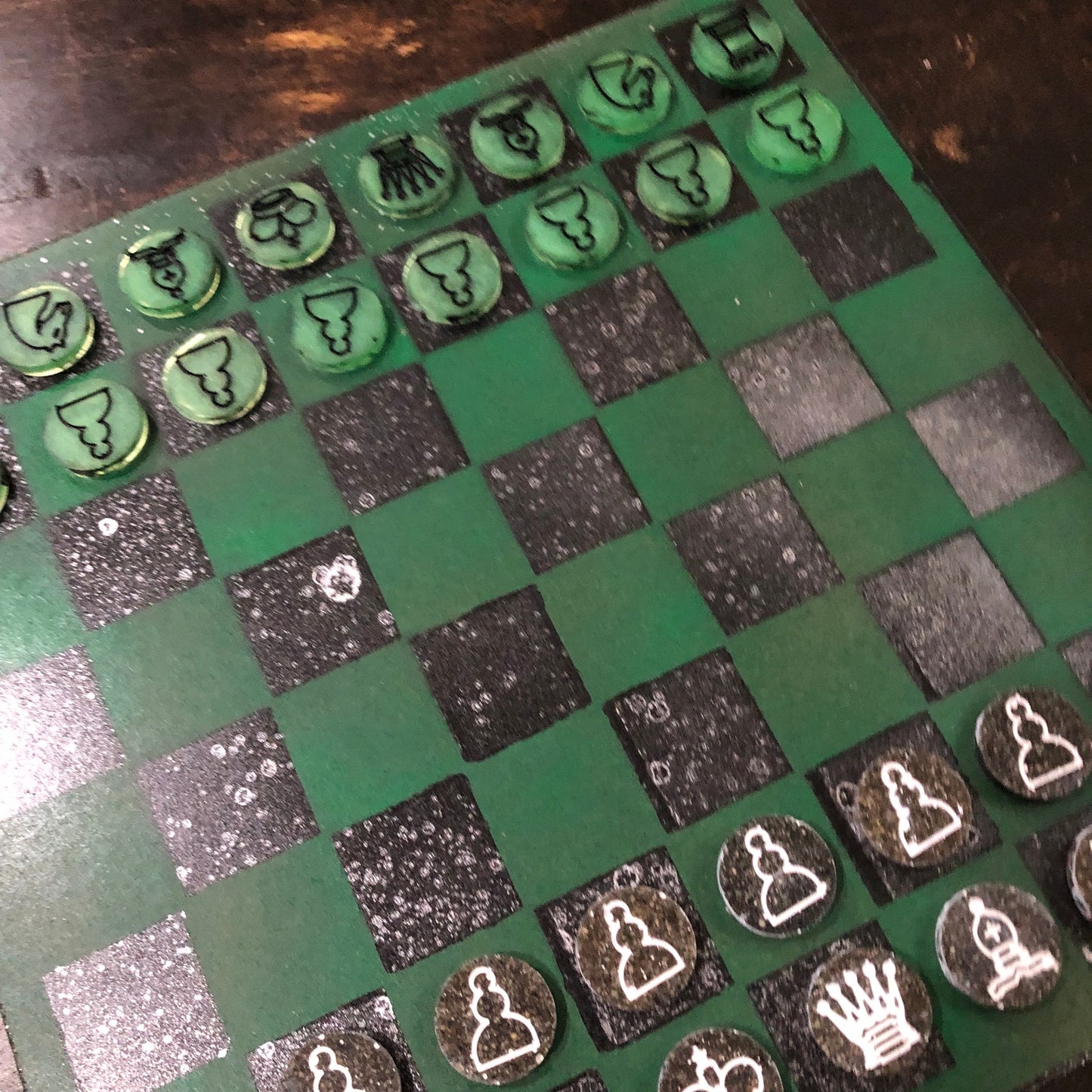 Splendid Green & Black - Painted Chess Set