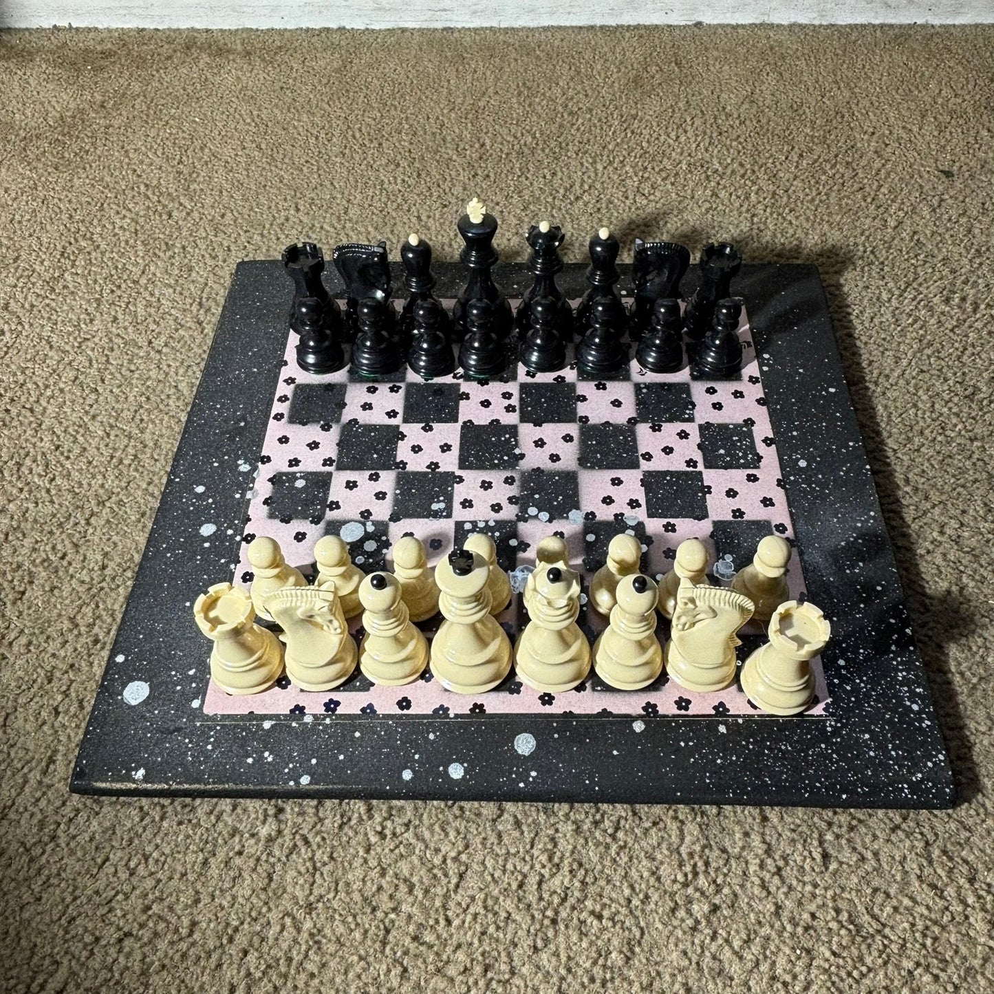 Light Pink Black Mini Flowers - Large Deluxe Chess Set